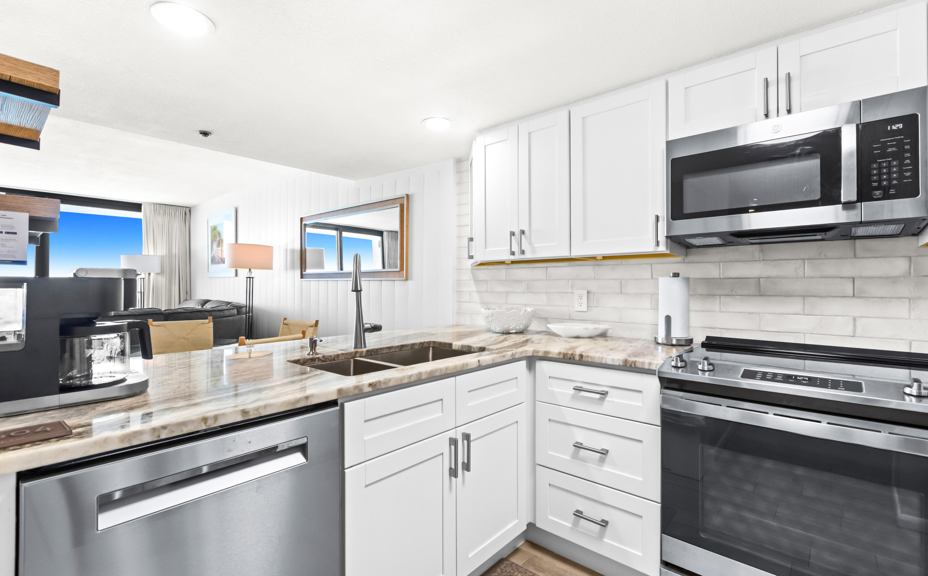 ONE SEAGROVE PLACE CONDOMINIUM - Residential