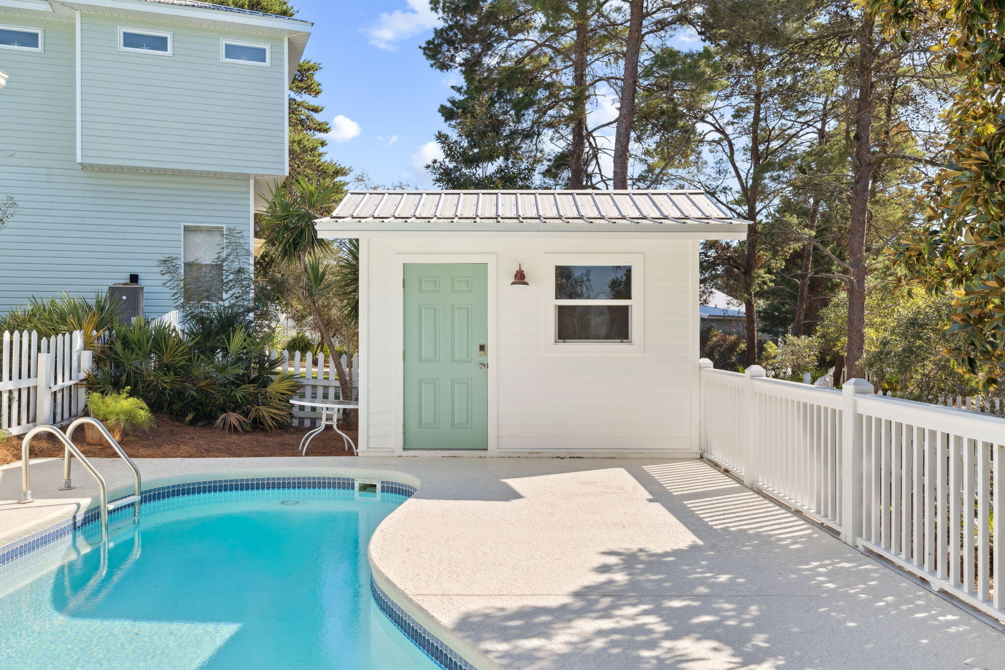 SEA DUNES - Residential