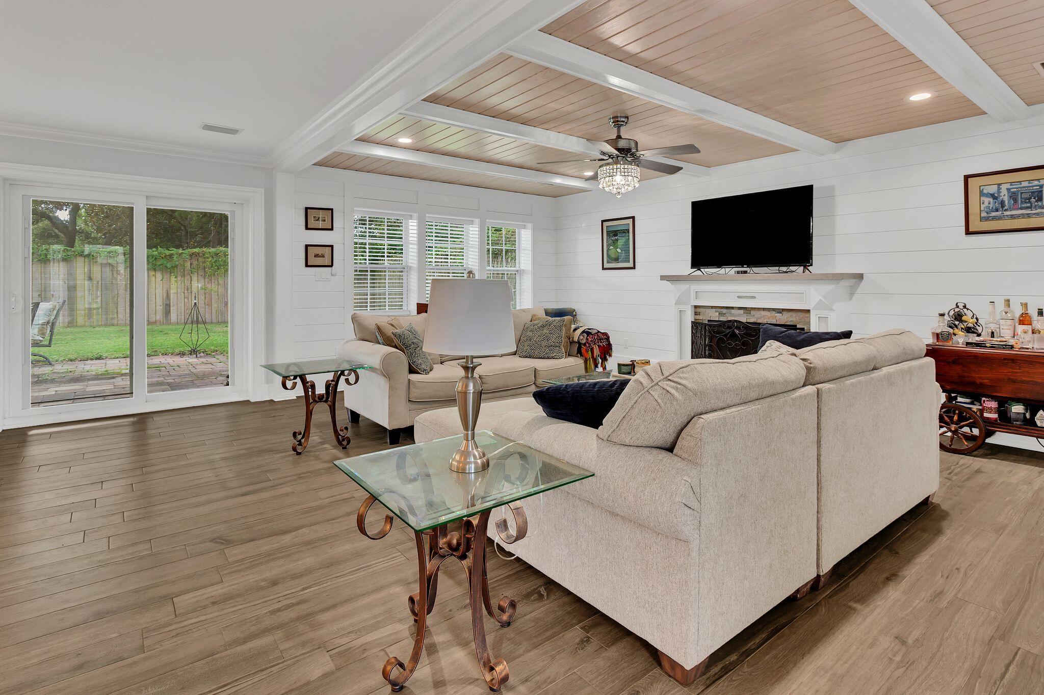 OAKTREE PARK S/D - Residential Lease