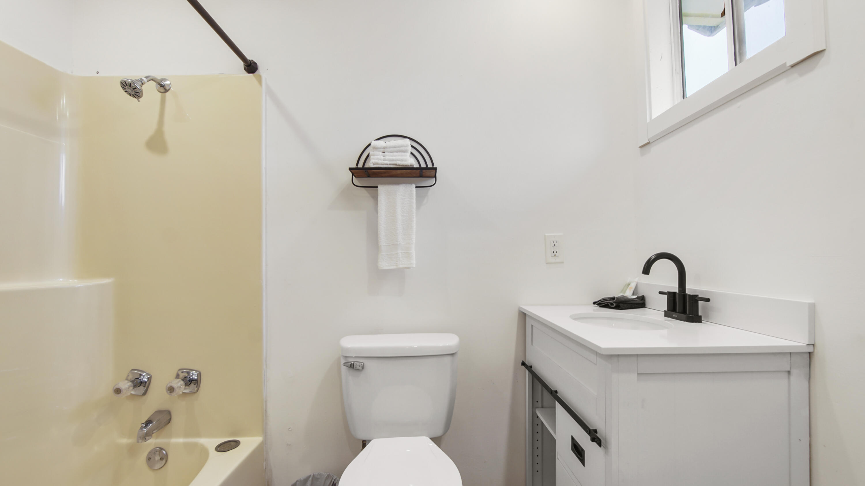 BELAIRE ESTATES - Residential