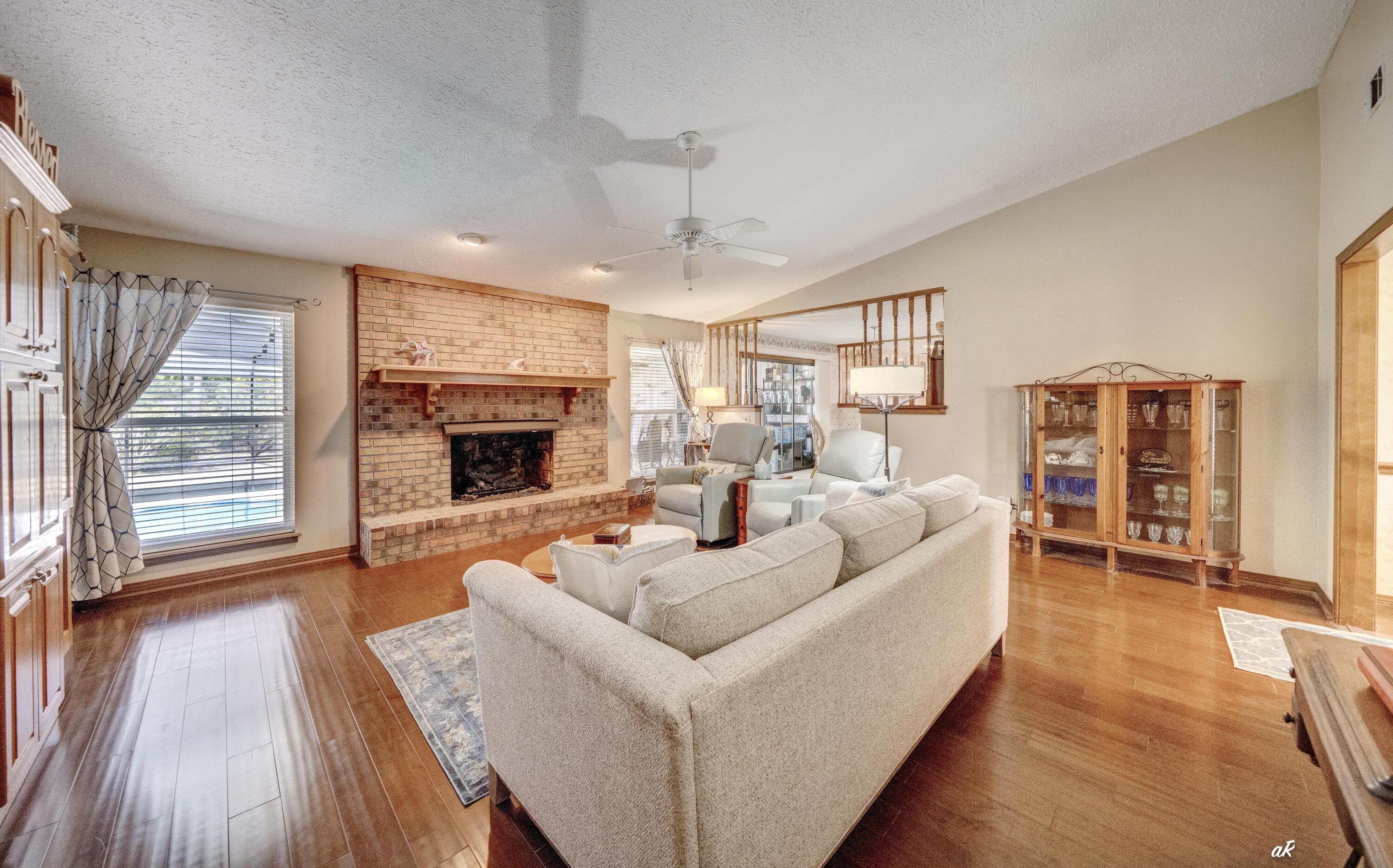 KINGS POINT HARBOUR UNIT 1 REPLAT - Residential