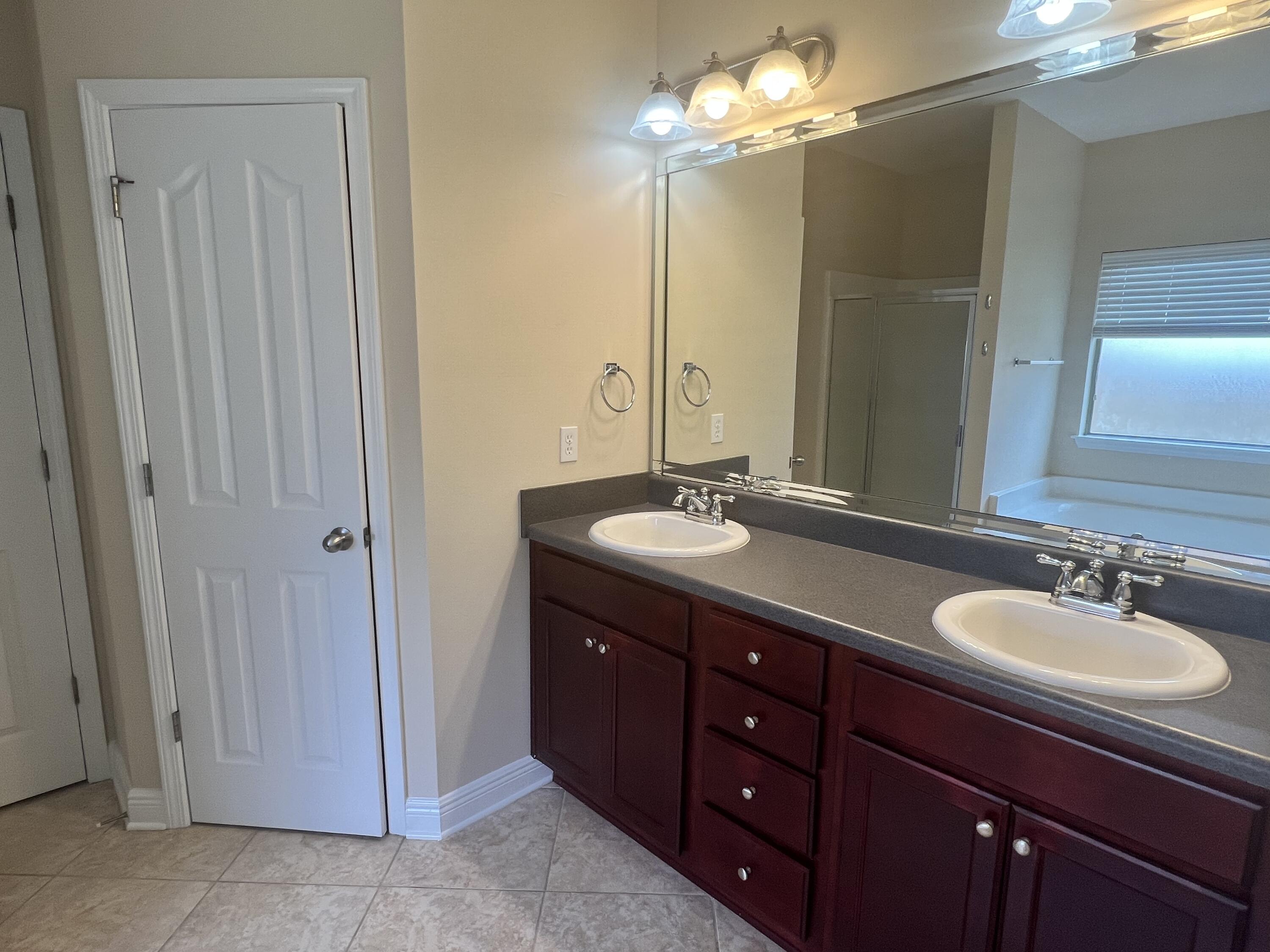 ROLLING RIDGE - Residential Lease