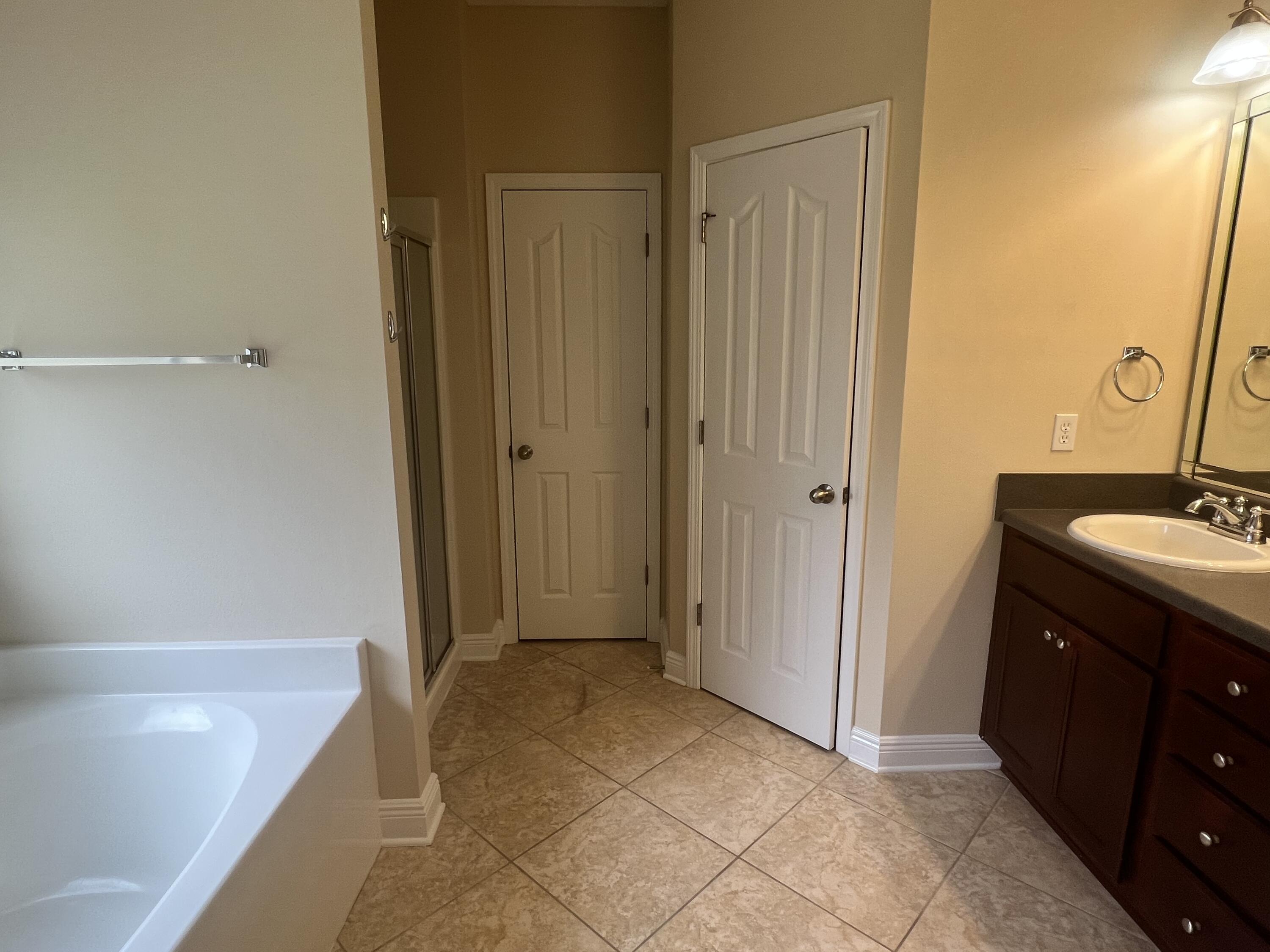 ROLLING RIDGE - Residential Lease