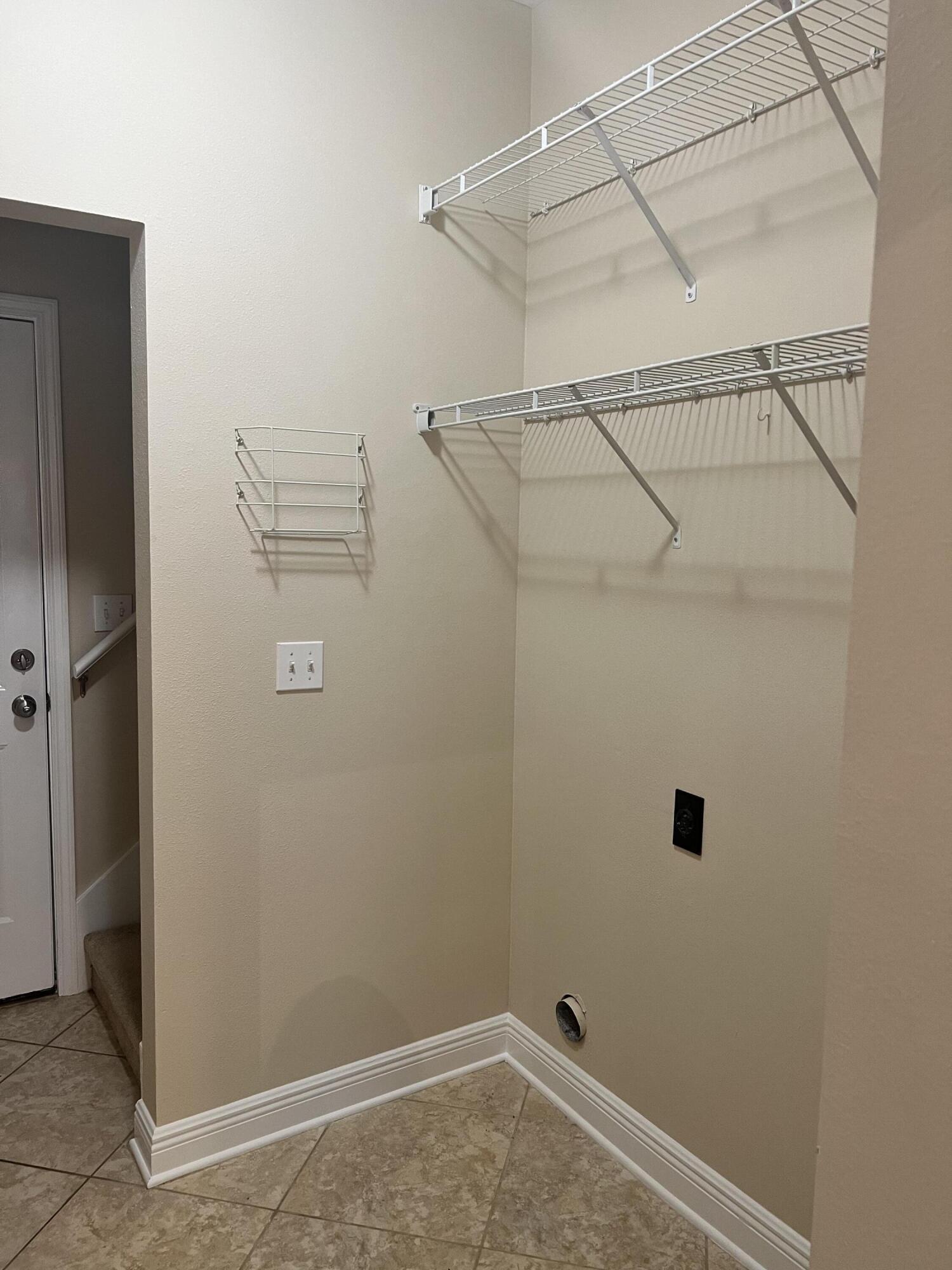 ROLLING RIDGE - Residential Lease