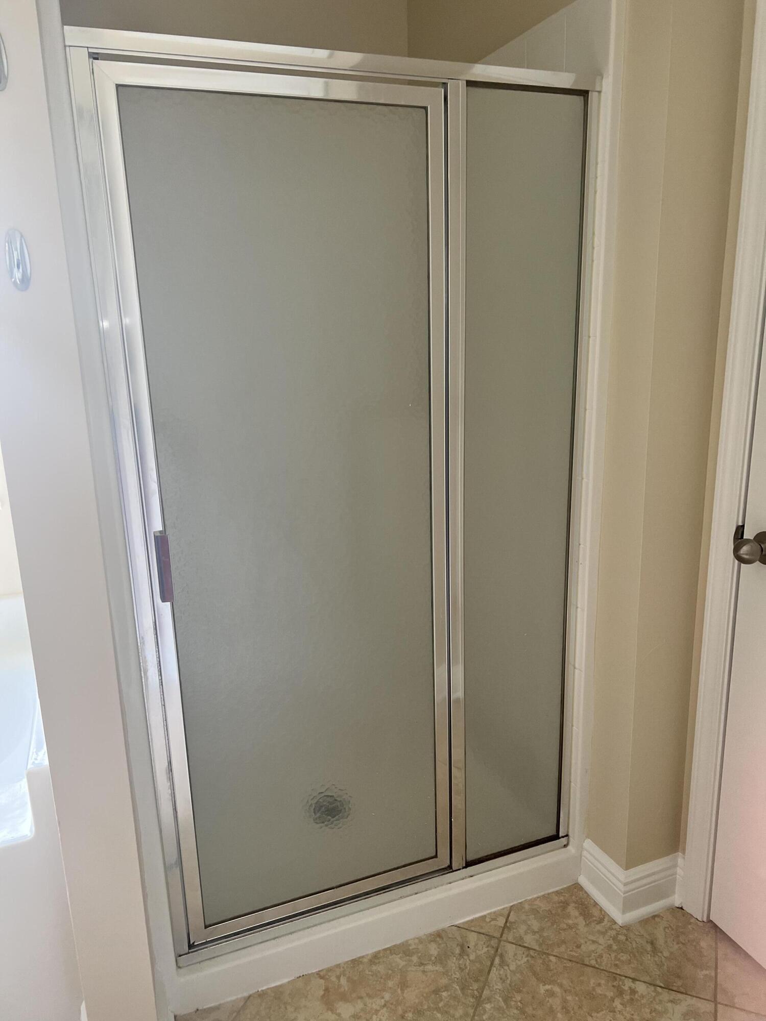 ROLLING RIDGE - Residential Lease