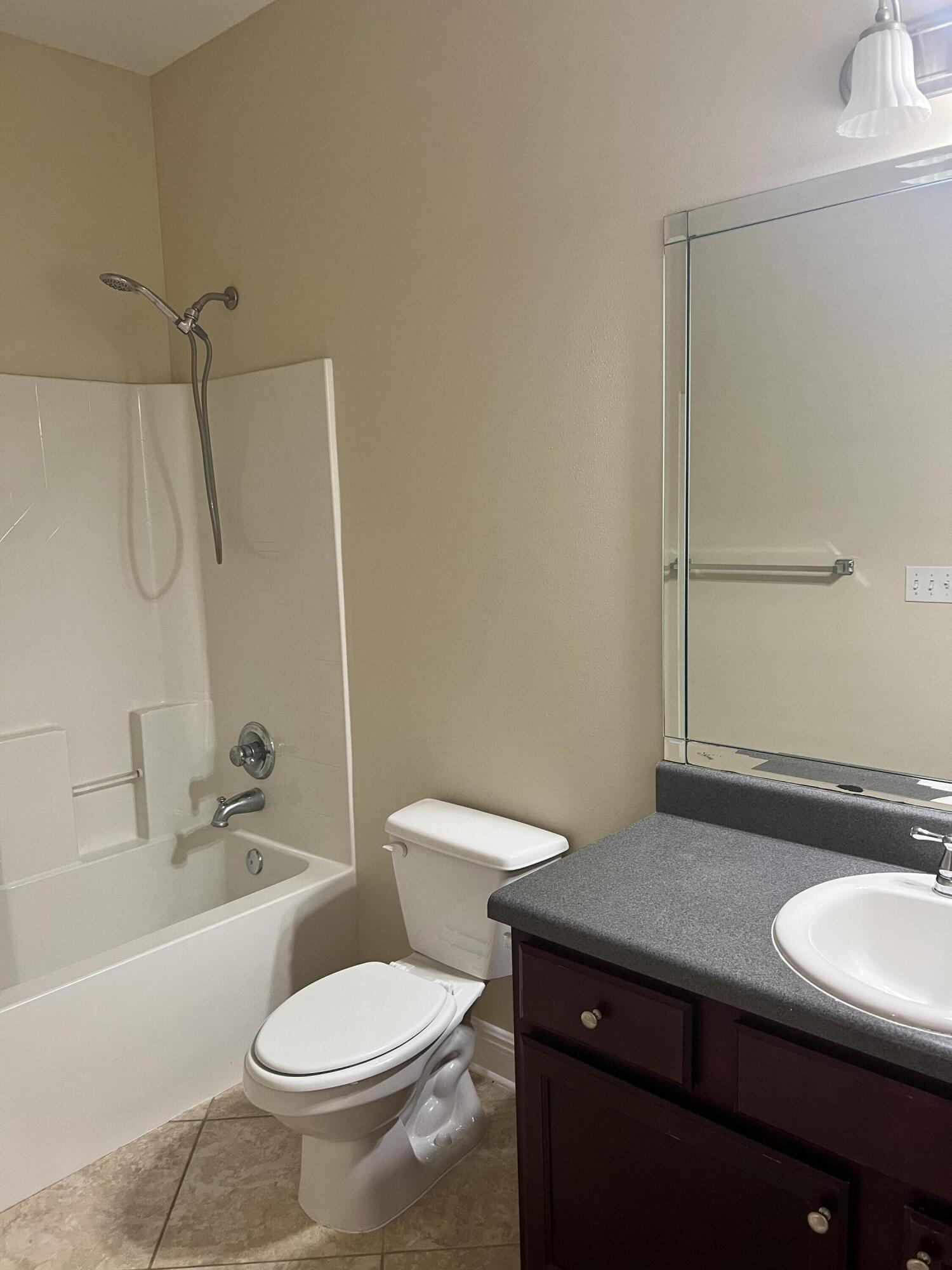 ROLLING RIDGE - Residential Lease