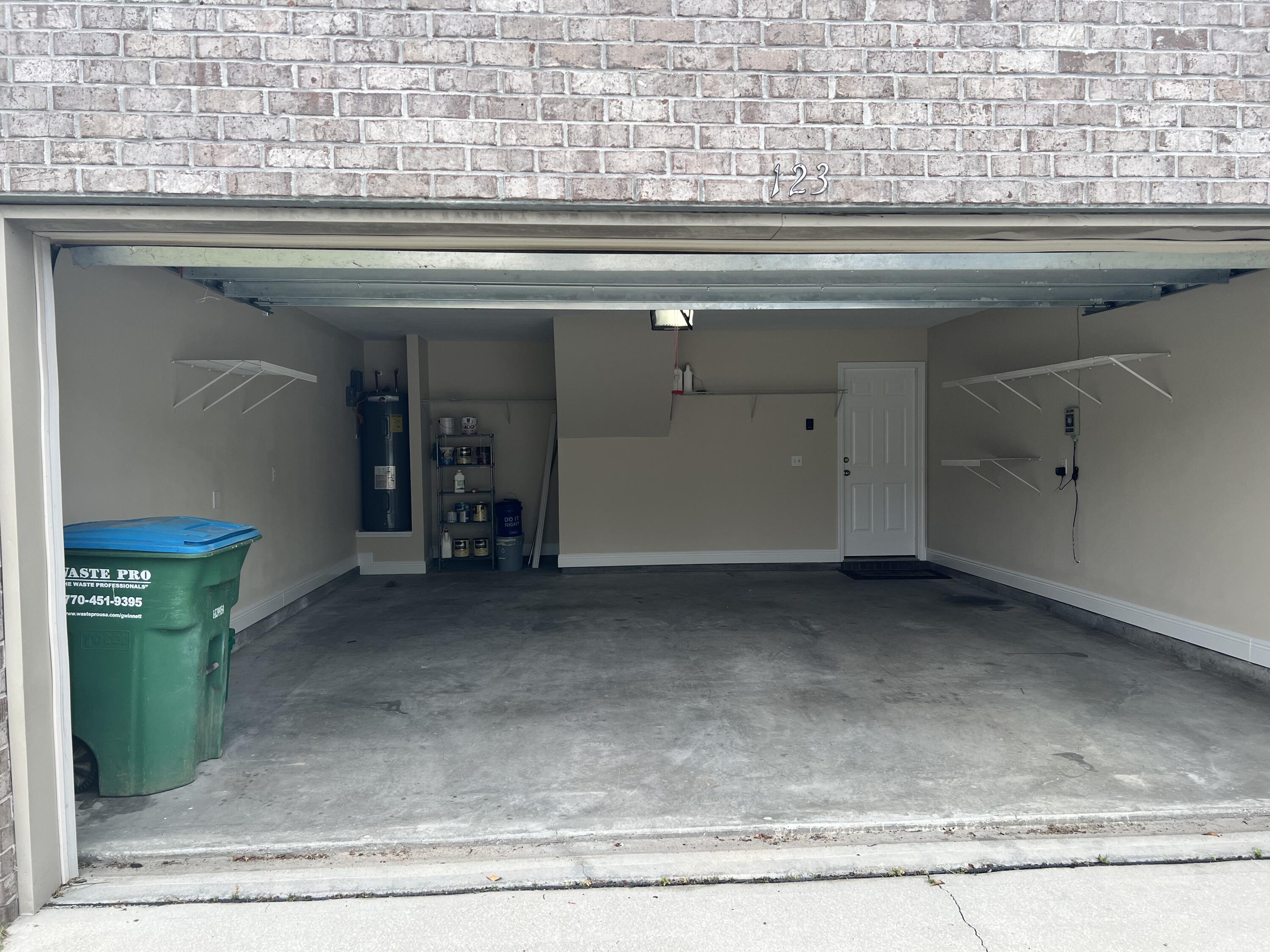 ROLLING RIDGE - Residential Lease