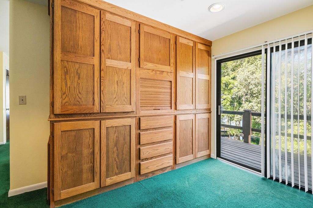ROCKY BAYOU COUNTRY CLUB ESTATES 5 - Residential