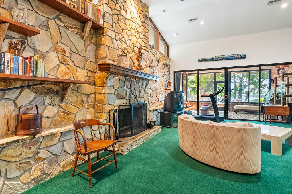 ROCKY BAYOU COUNTRY CLUB ESTATES 5 - Residential