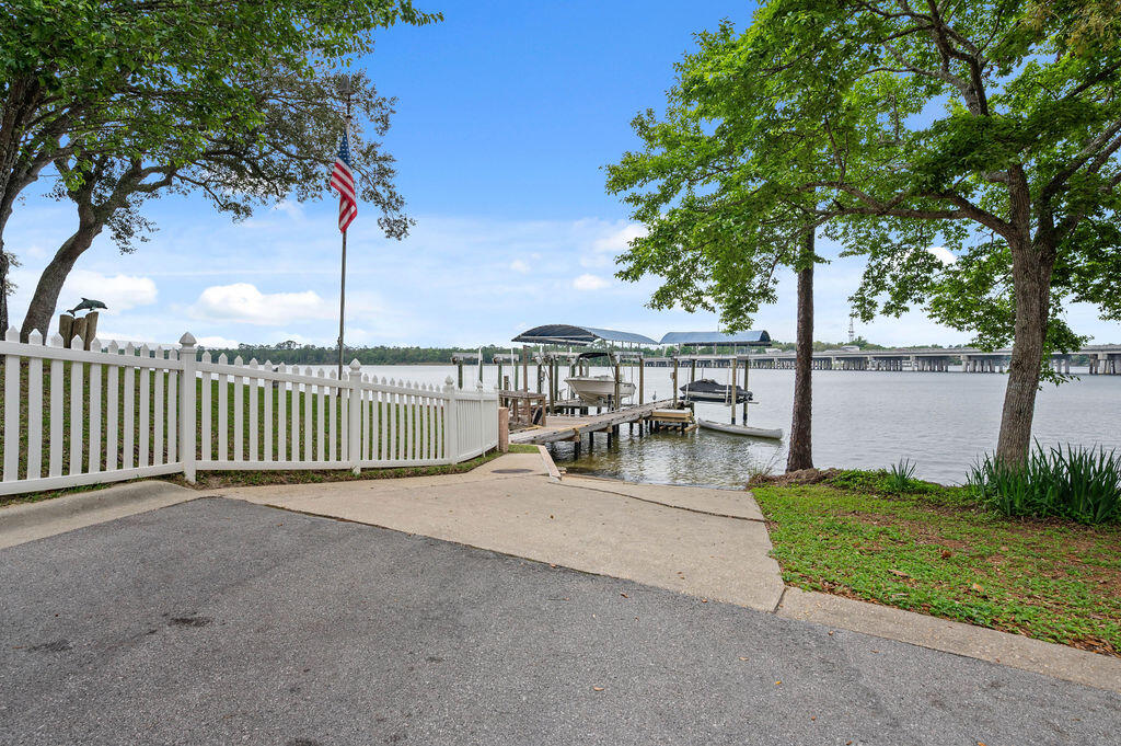 ROCKY BAYOU COUNTRY CLUB ESTATES 5 - Residential