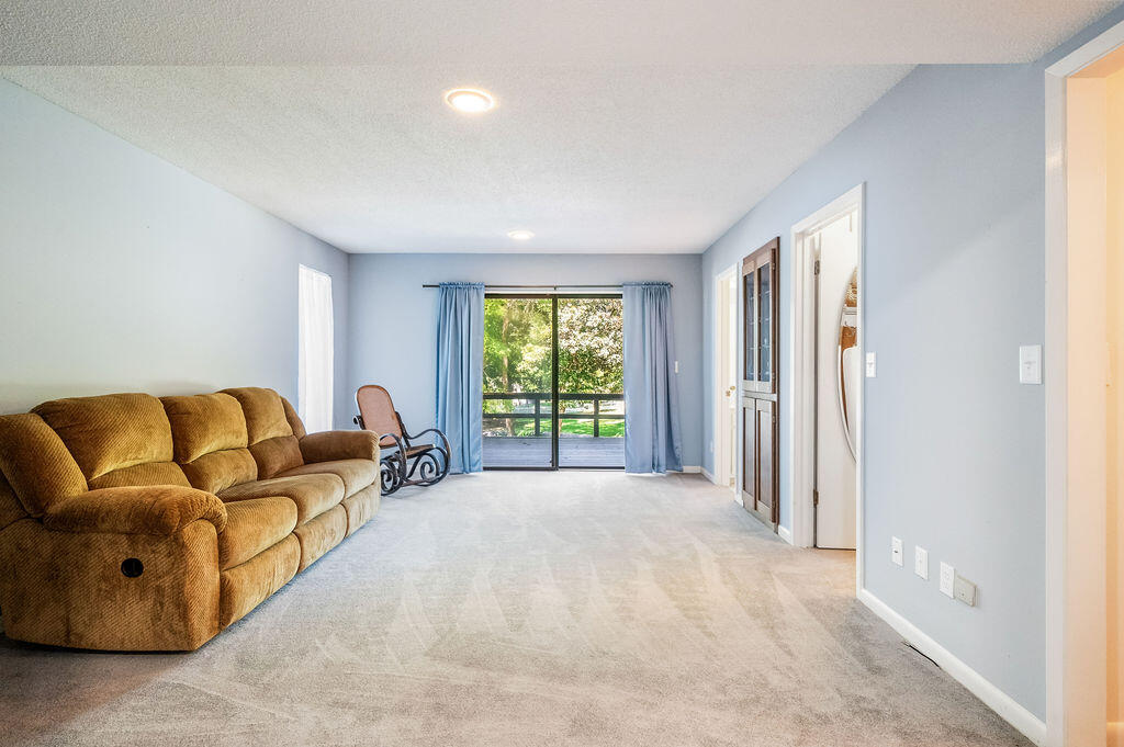 ROCKY BAYOU COUNTRY CLUB ESTATES 5 - Residential