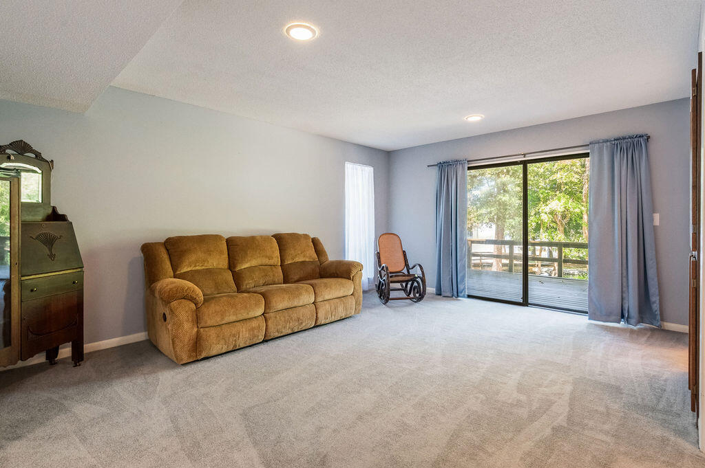 ROCKY BAYOU COUNTRY CLUB ESTATES 5 - Residential