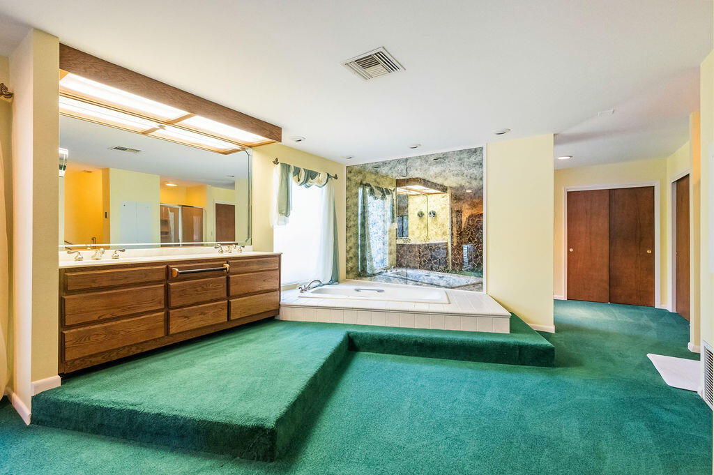 ROCKY BAYOU COUNTRY CLUB ESTATES 5 - Residential