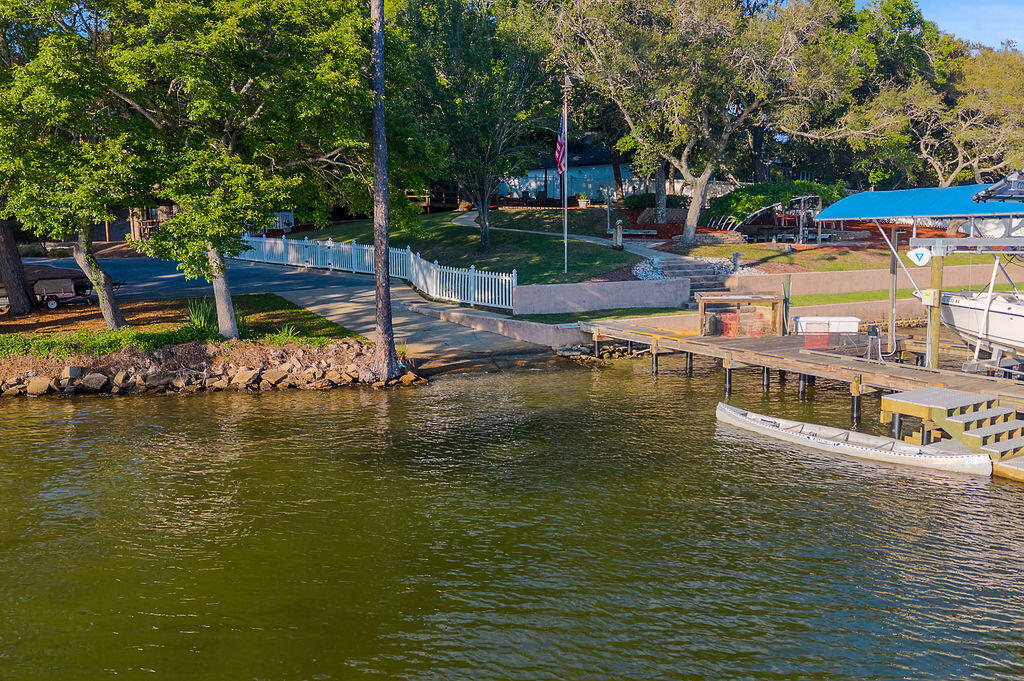 ROCKY BAYOU COUNTRY CLUB ESTATES 5 - Residential