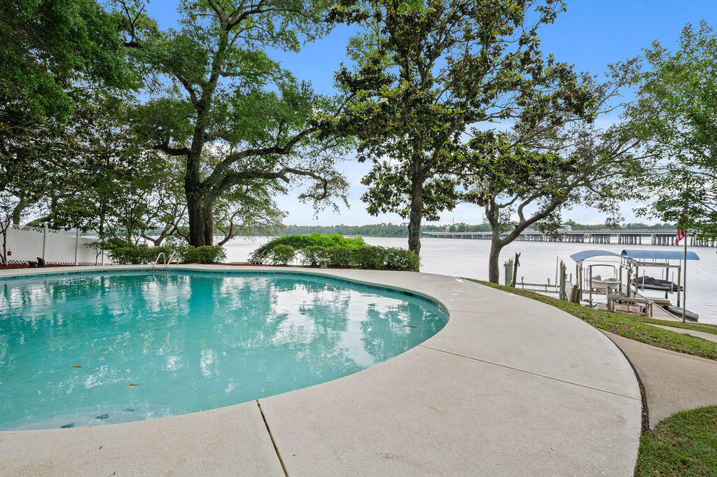 ROCKY BAYOU COUNTRY CLUB ESTATES 5 - Residential