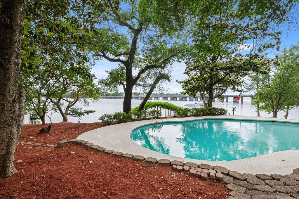 ROCKY BAYOU COUNTRY CLUB ESTATES 5 - Residential