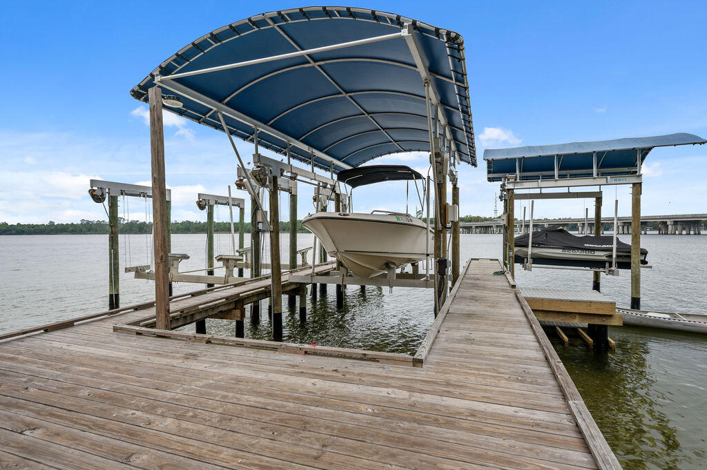 ROCKY BAYOU COUNTRY CLUB ESTATES 5 - Residential
