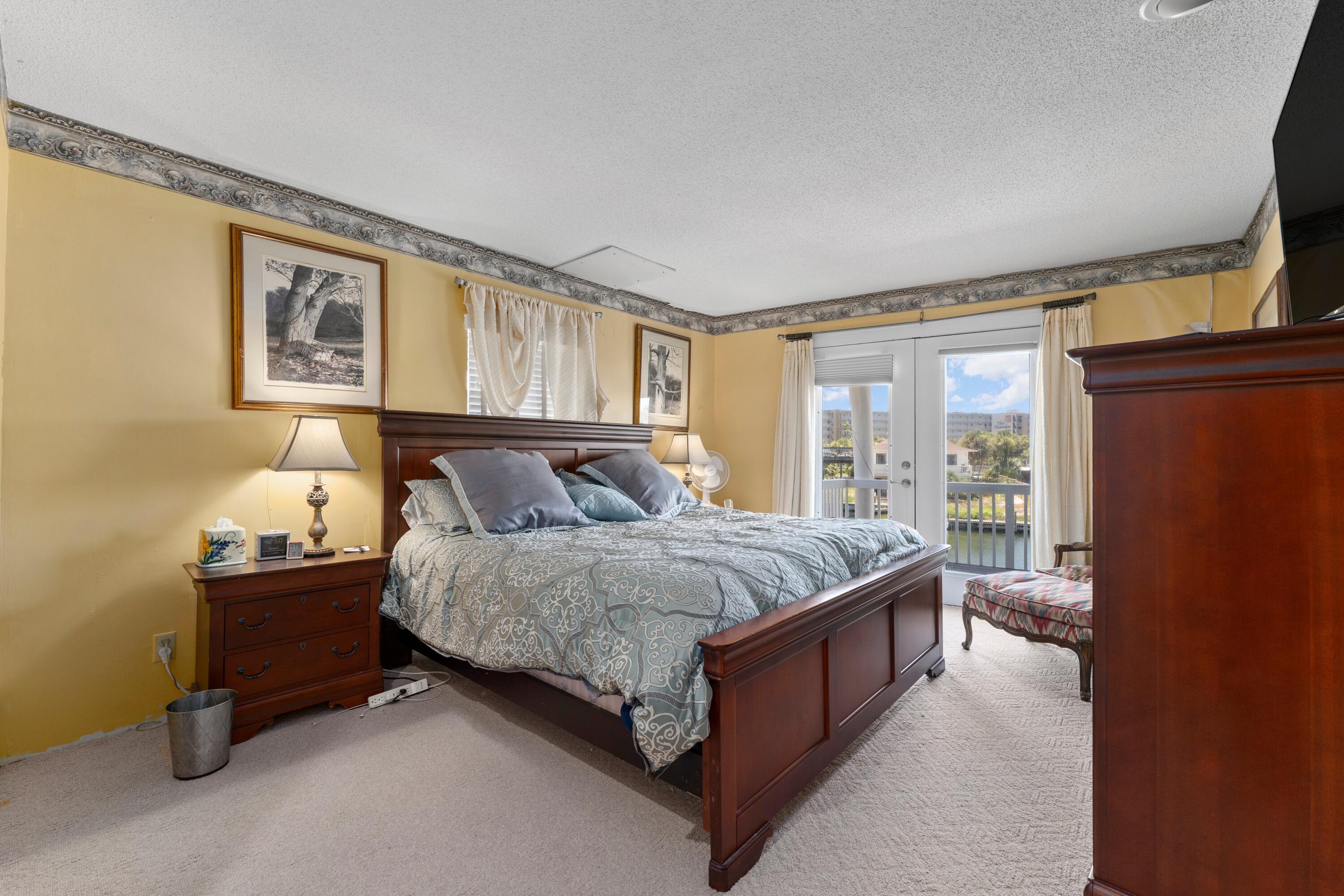 HOLIDAY ISLE - Residential