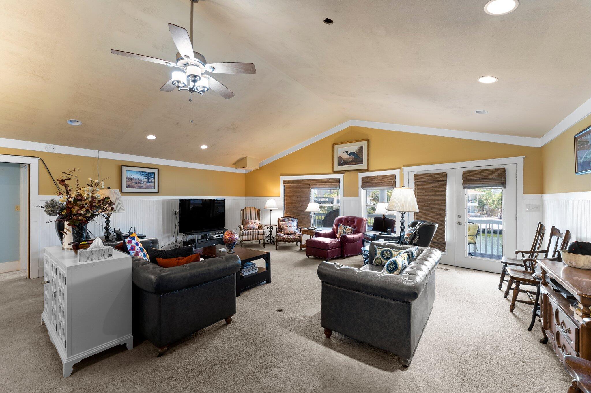 HOLIDAY ISLE - Residential