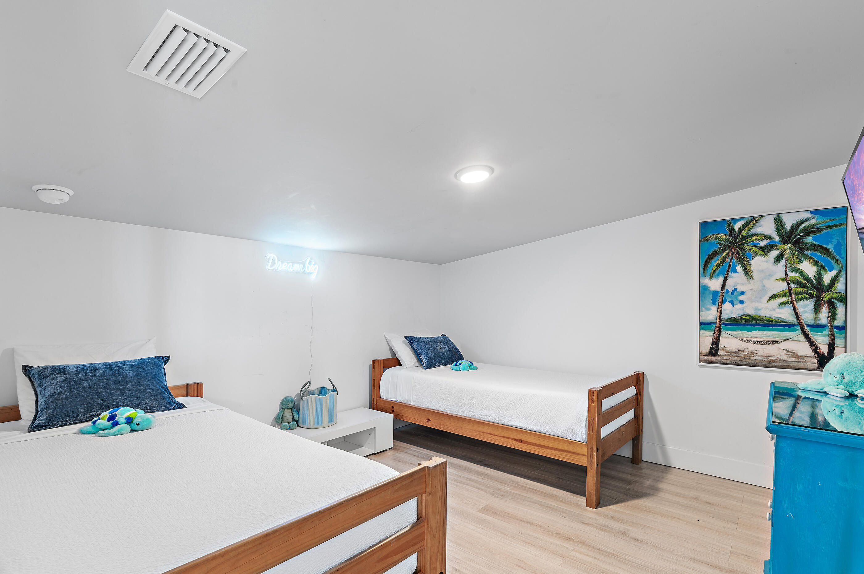 BID-A-WEE S/D - Residential