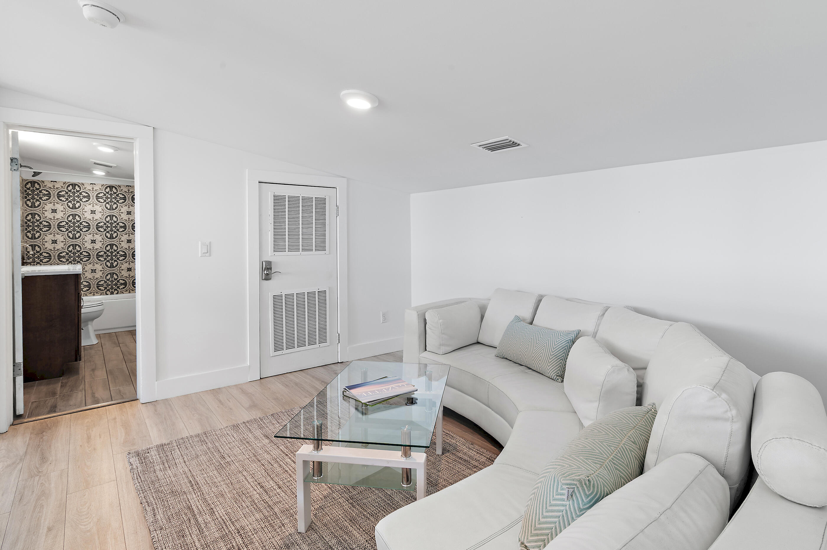 BID-A-WEE S/D - Residential