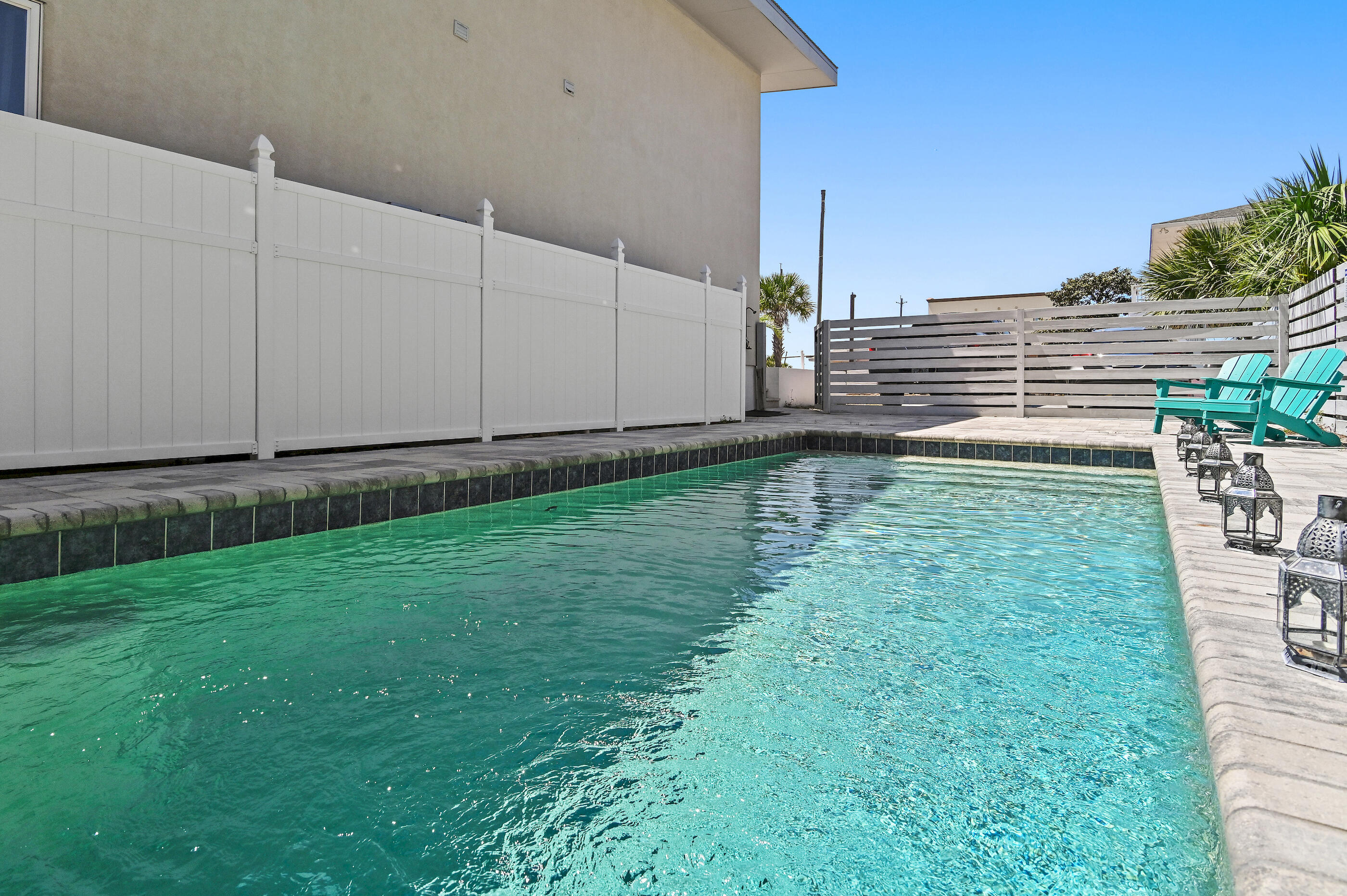 BID-A-WEE S/D - Residential