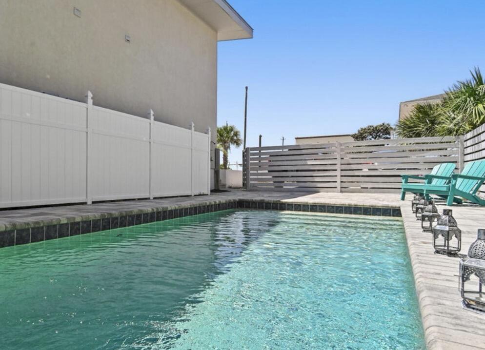 BID-A-WEE S/D - Residential