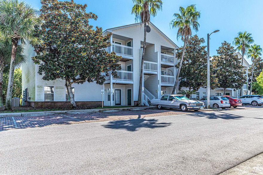 All tile, One bedroom One bathroom is on the 3rd floor with vaulted ceiling. Located in the heart of Destin offers quick access to schools, beaches, restaurants, shopping, dog park and military bases. Rent includes basic cable, trash, and pest control. Indian Lake Condominiums community includes  pool, fitness room, picnic area, and clubhouse.