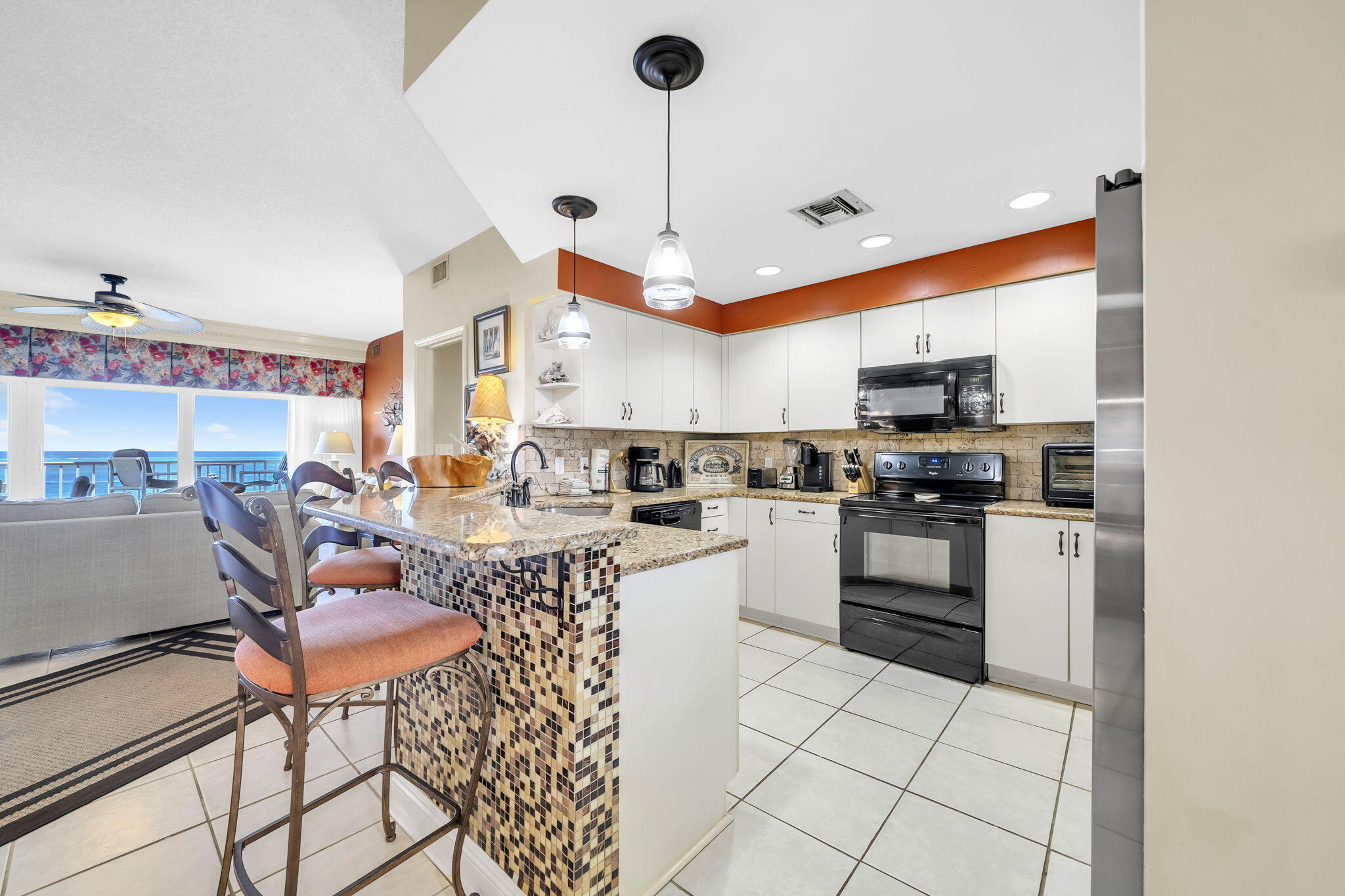 WATERVIEW TOWERS YACHT CLUB - Residential