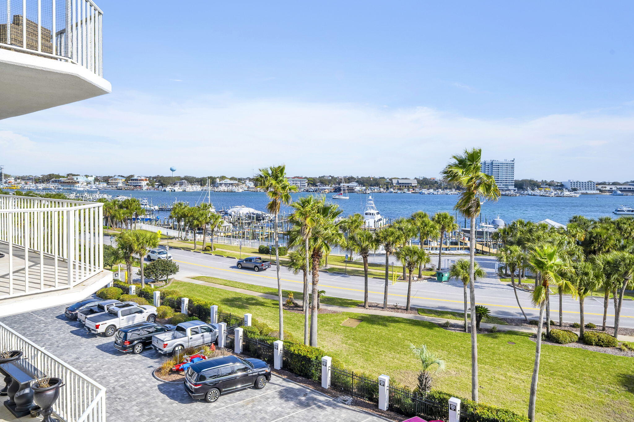 WATERVIEW TOWERS YACHT CLUB - Residential