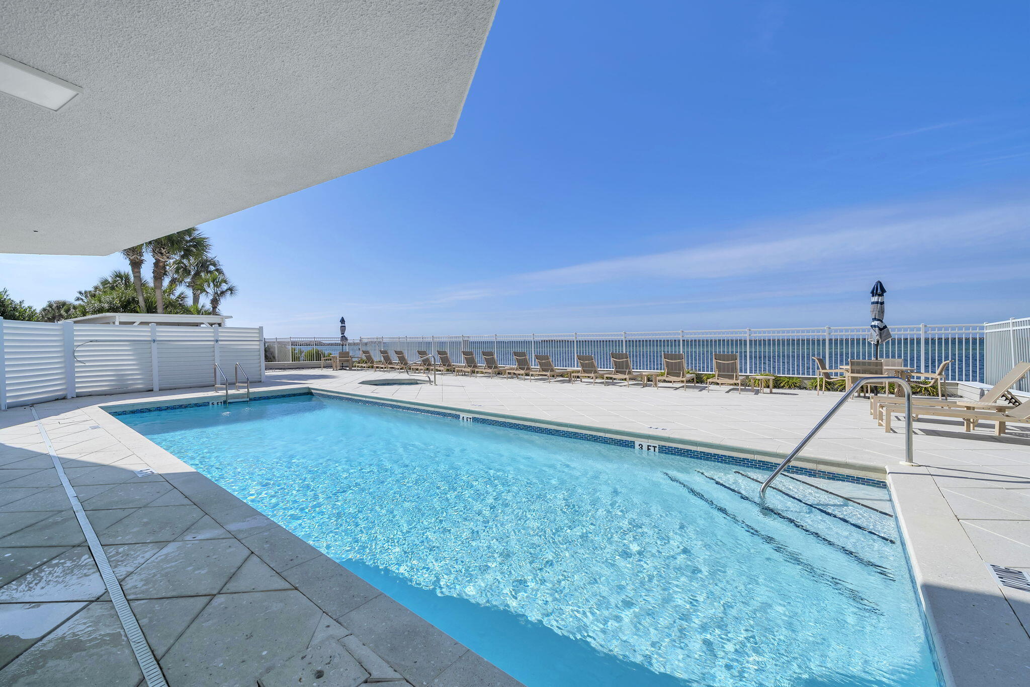 WATERVIEW TOWERS YACHT CLUB - Residential