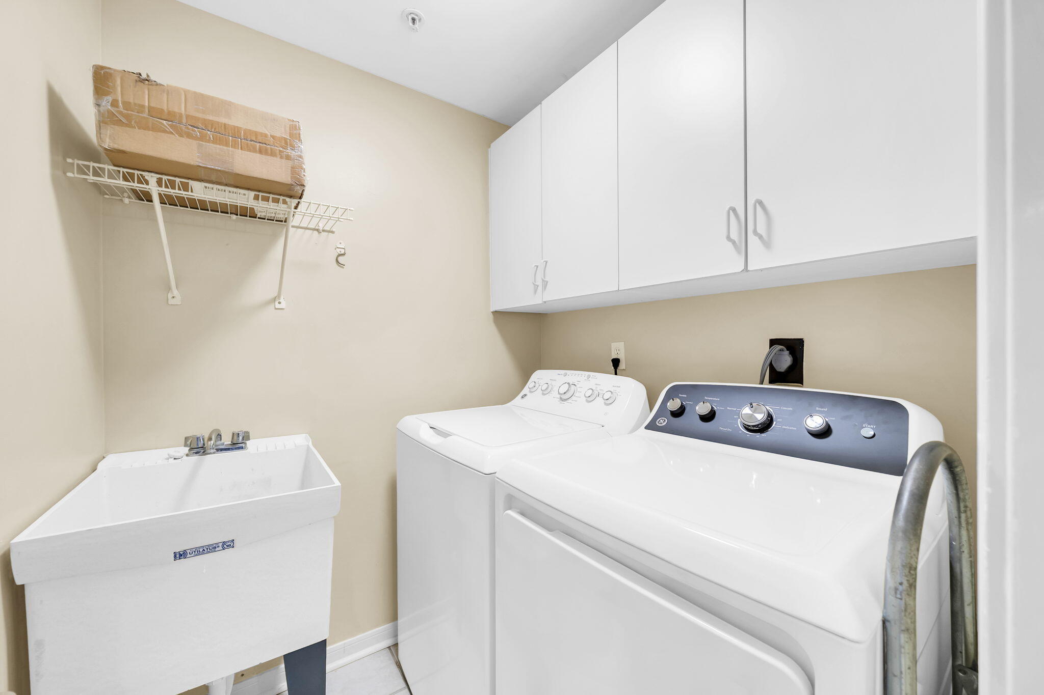 WATERVIEW TOWERS YACHT CLUB - Residential