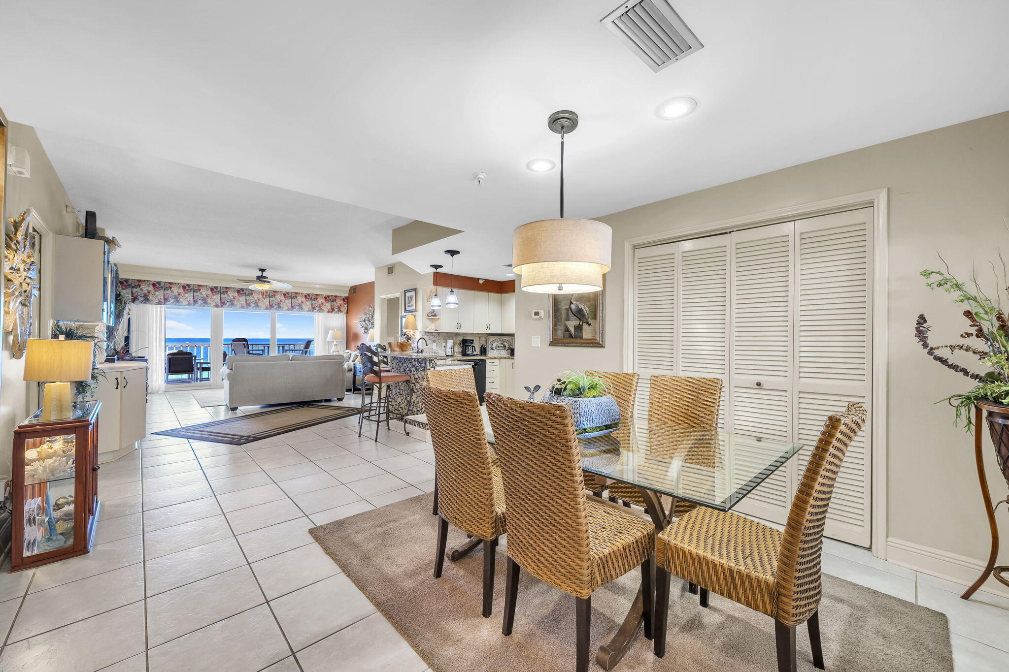 WATERVIEW TOWERS YACHT CLUB - Residential