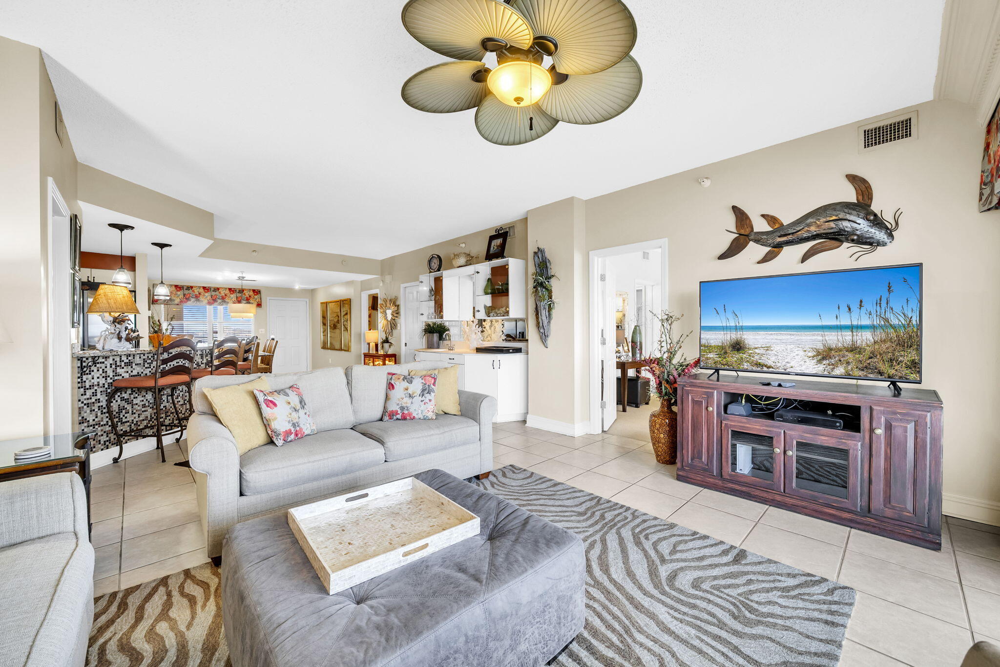 WATERVIEW TOWERS YACHT CLUB - Residential