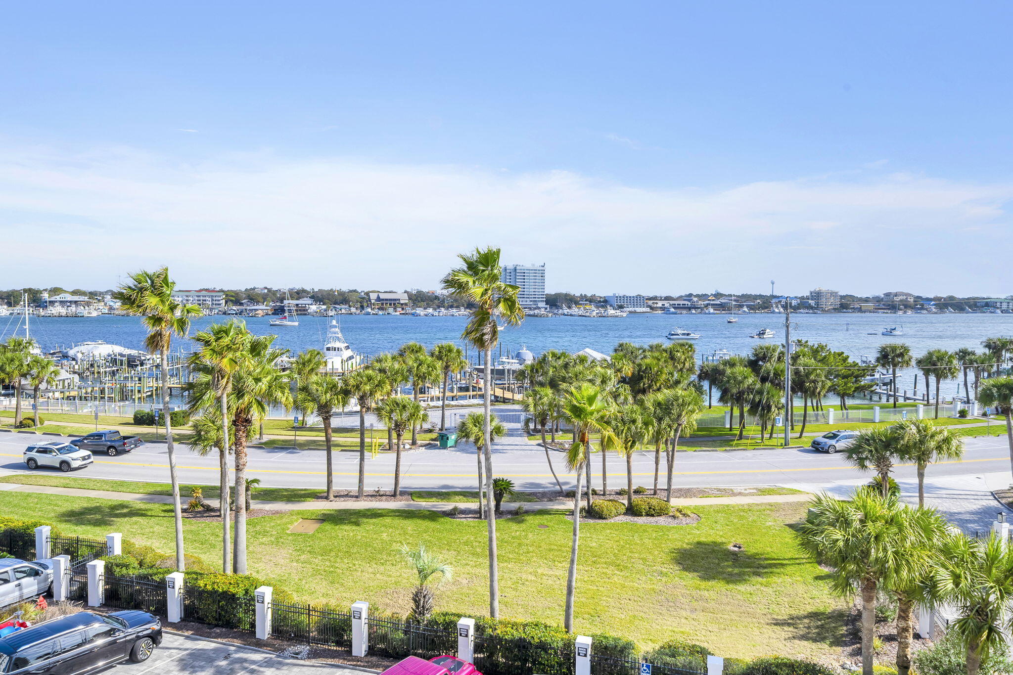 WATERVIEW TOWERS YACHT CLUB - Residential