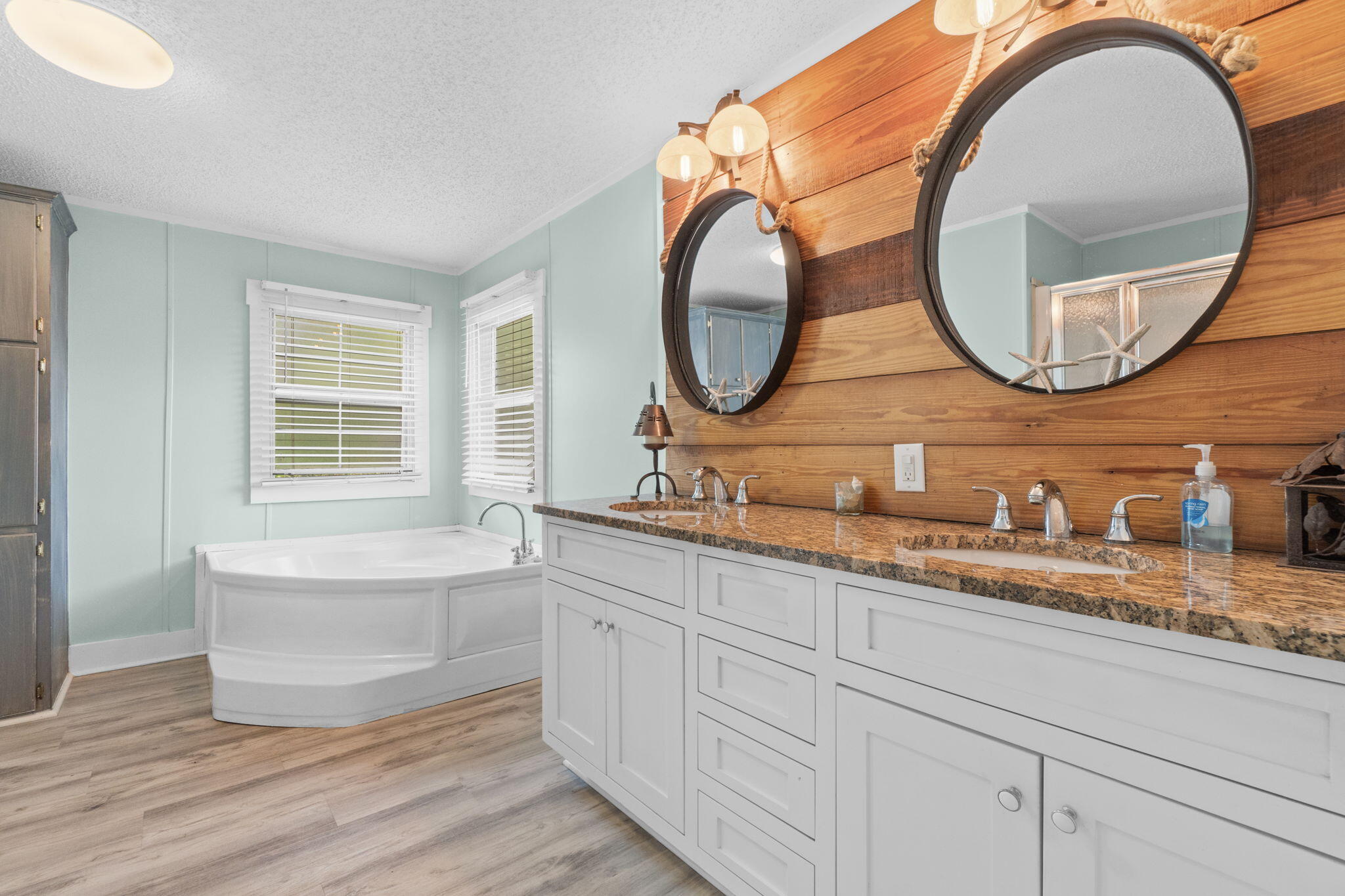 SAND DOLLAR ESTATES - Residential