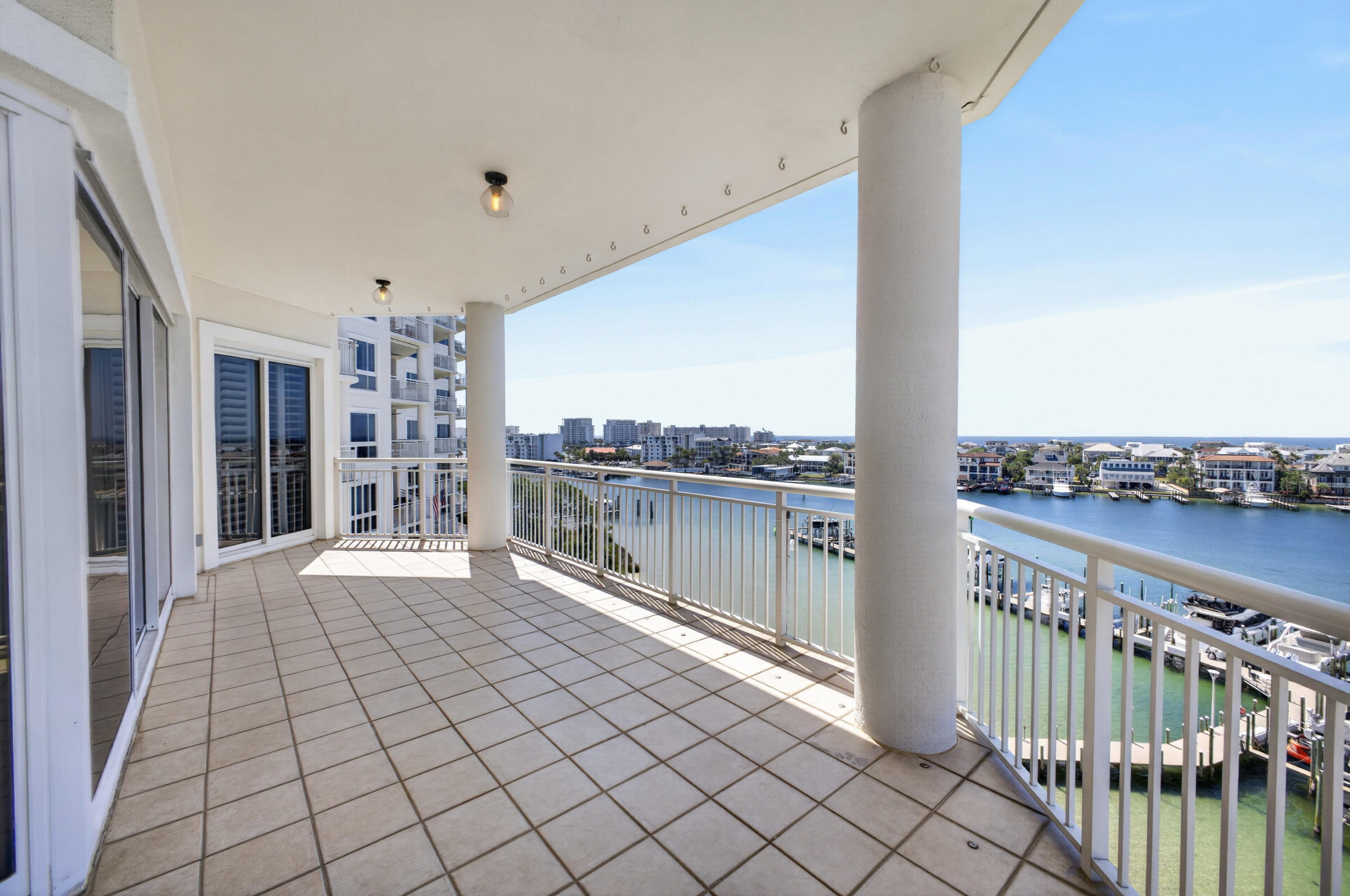 GRAND HARBOR - Residential