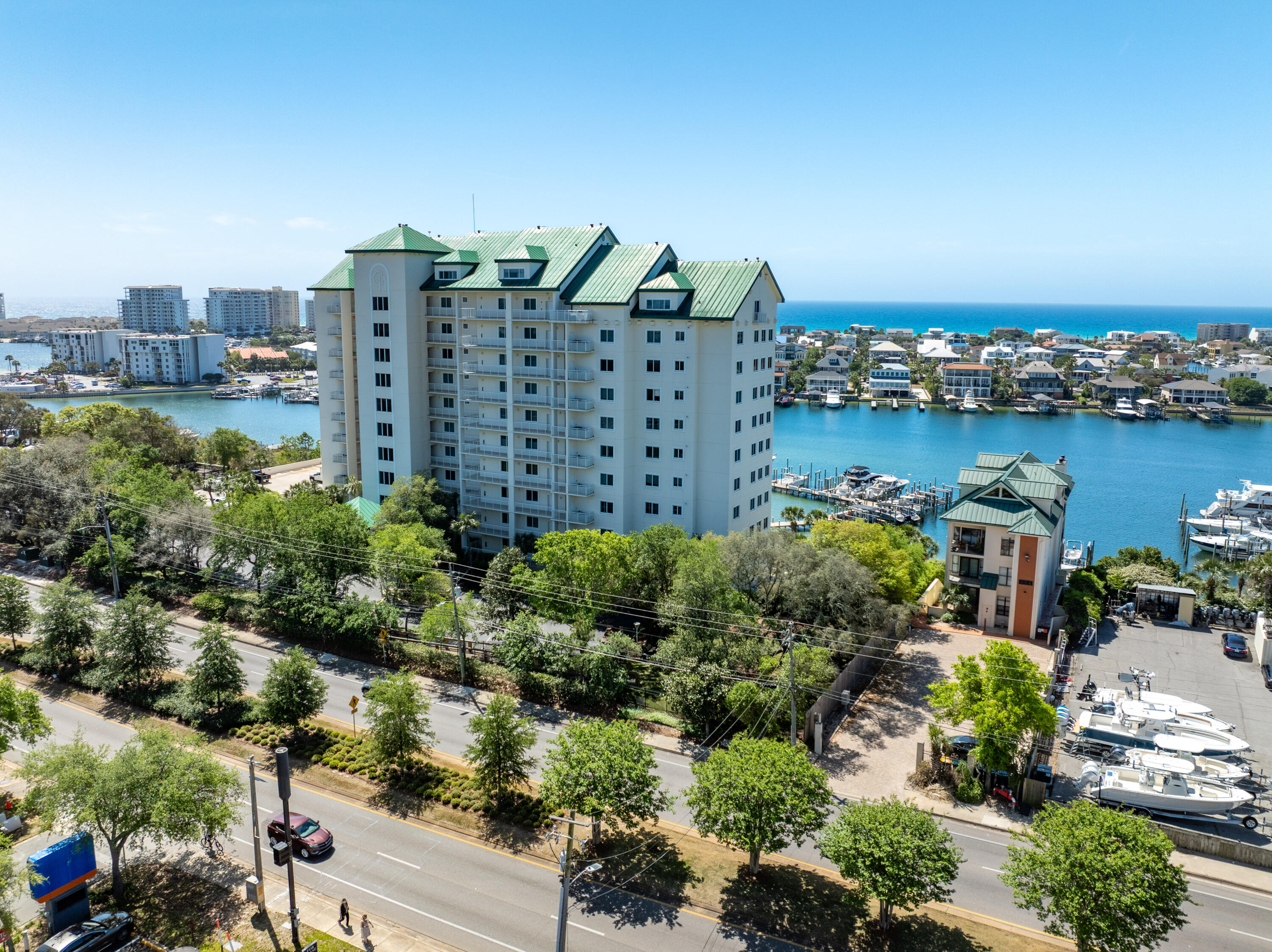 GRAND HARBOR - Residential