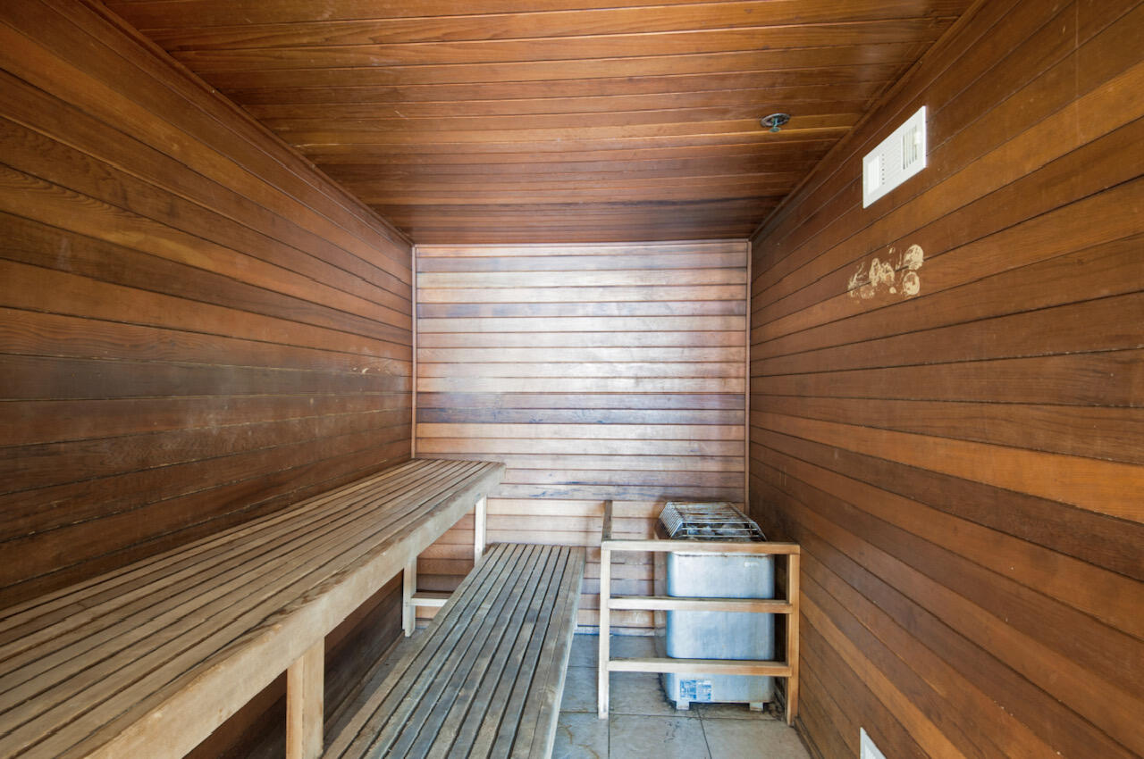 Twin Palms Resort - Residential