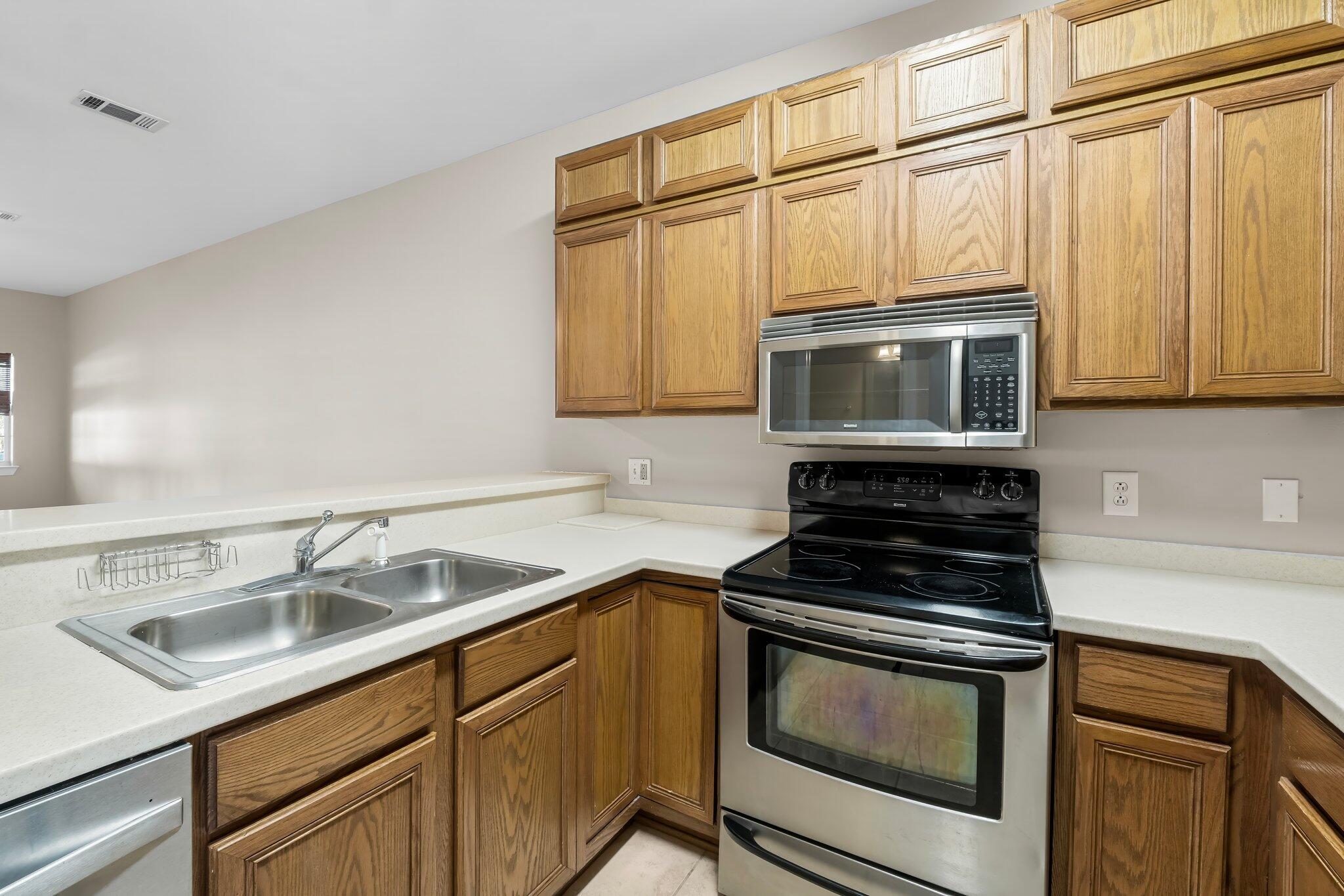 SANDAL BEACH - Residential Lease