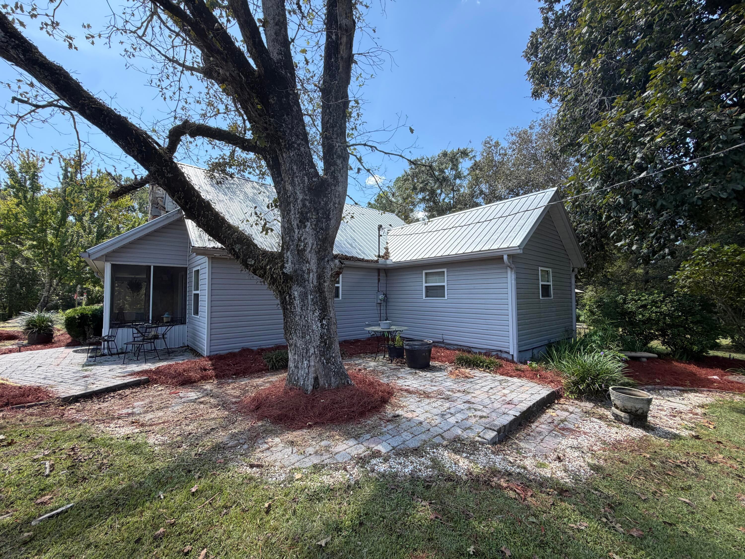 3770 E County Highway 280