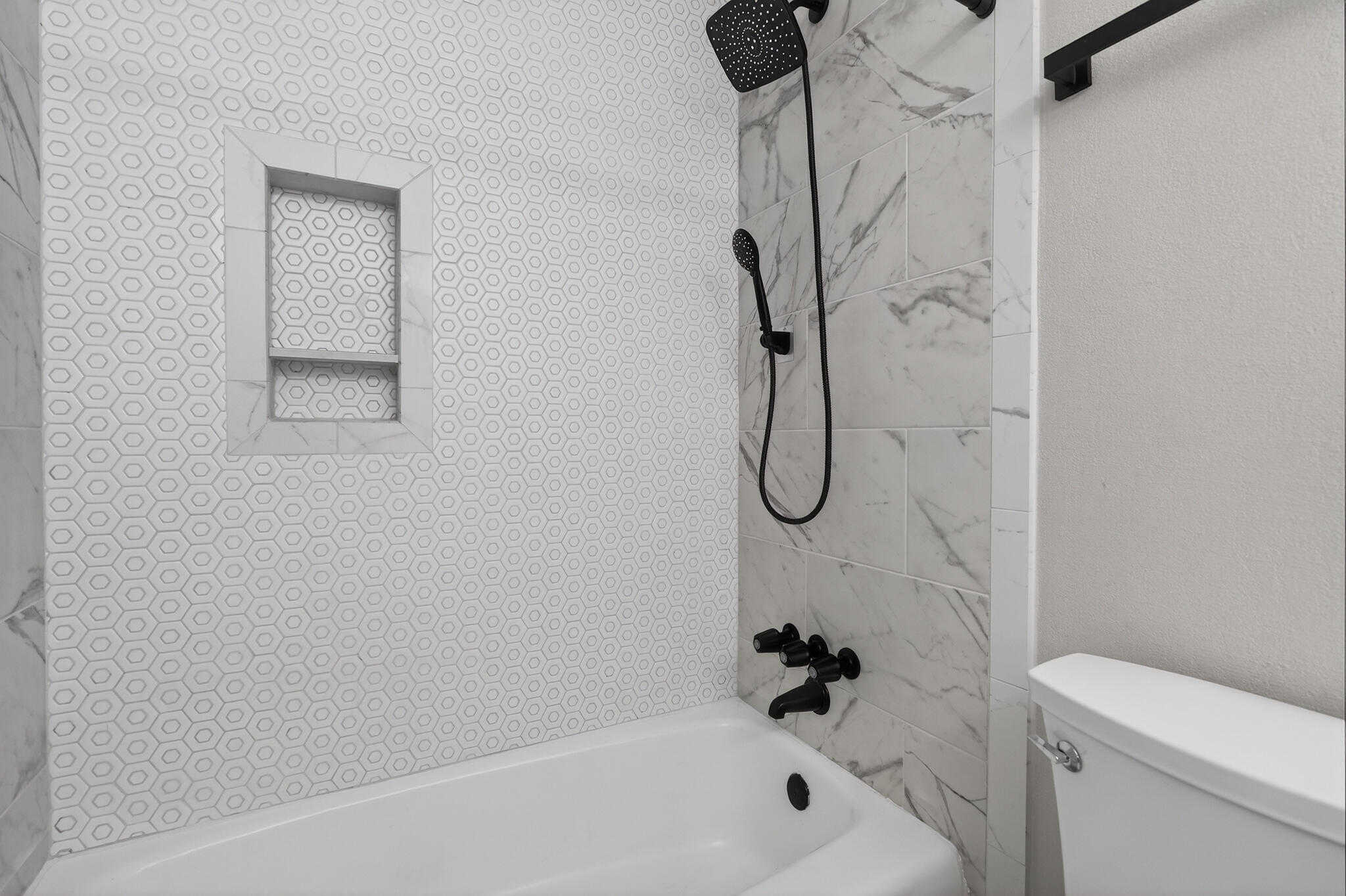 CAROL ANNE MANOR SUBDIVISION - Residential Lease