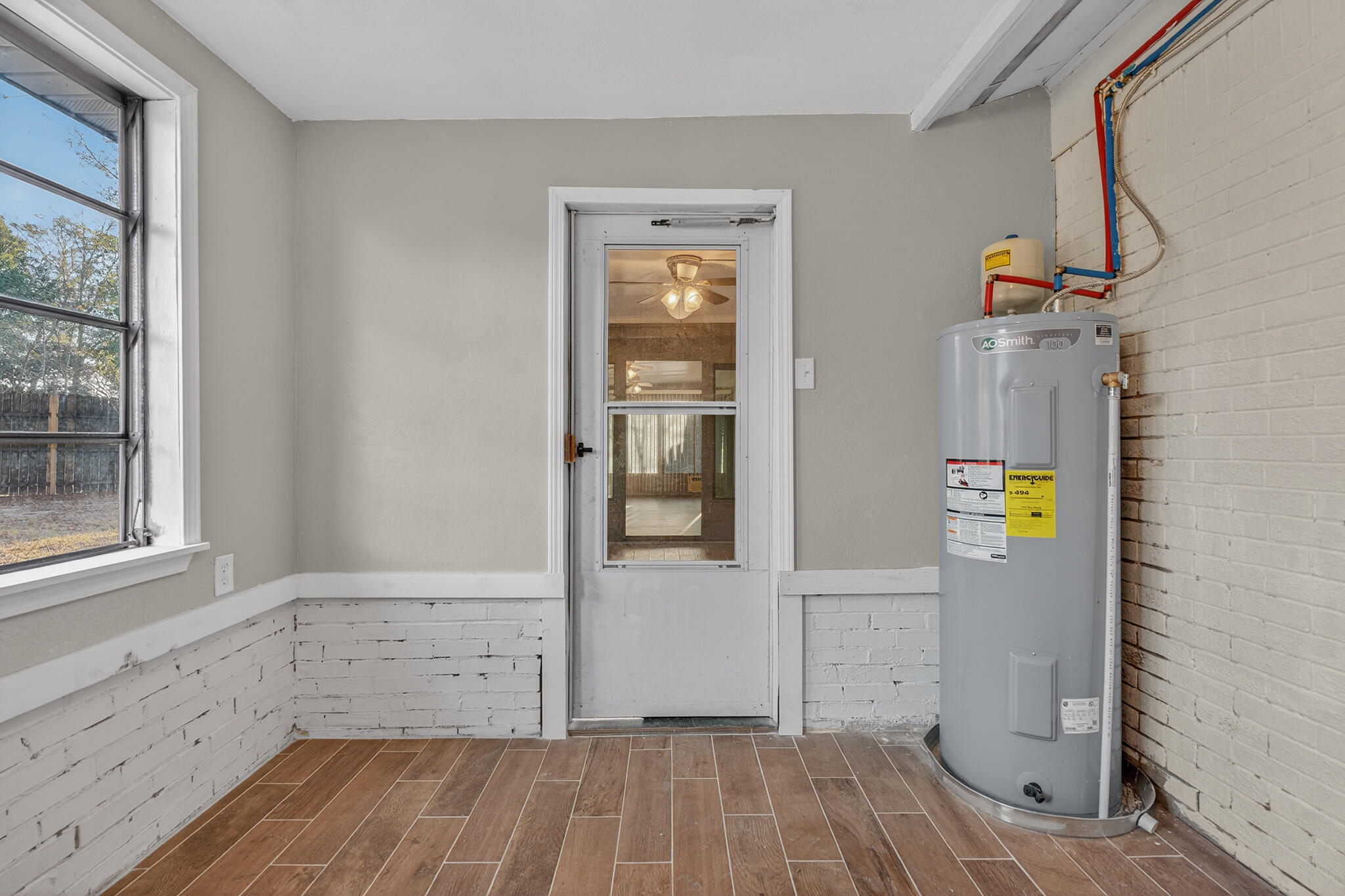 CAROL ANNE MANOR SUBDIVISION - Residential Lease