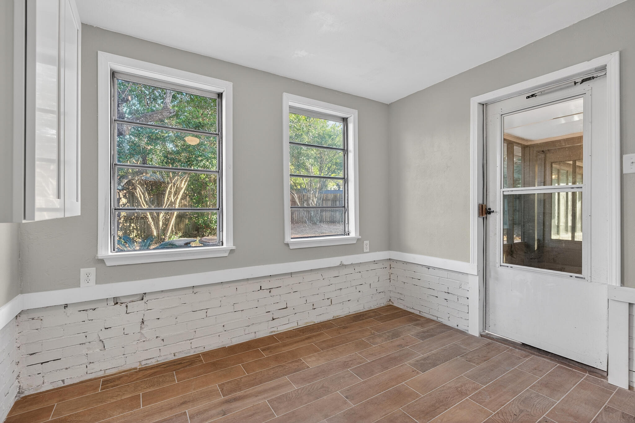 CAROL ANNE MANOR SUBDIVISION - Residential Lease