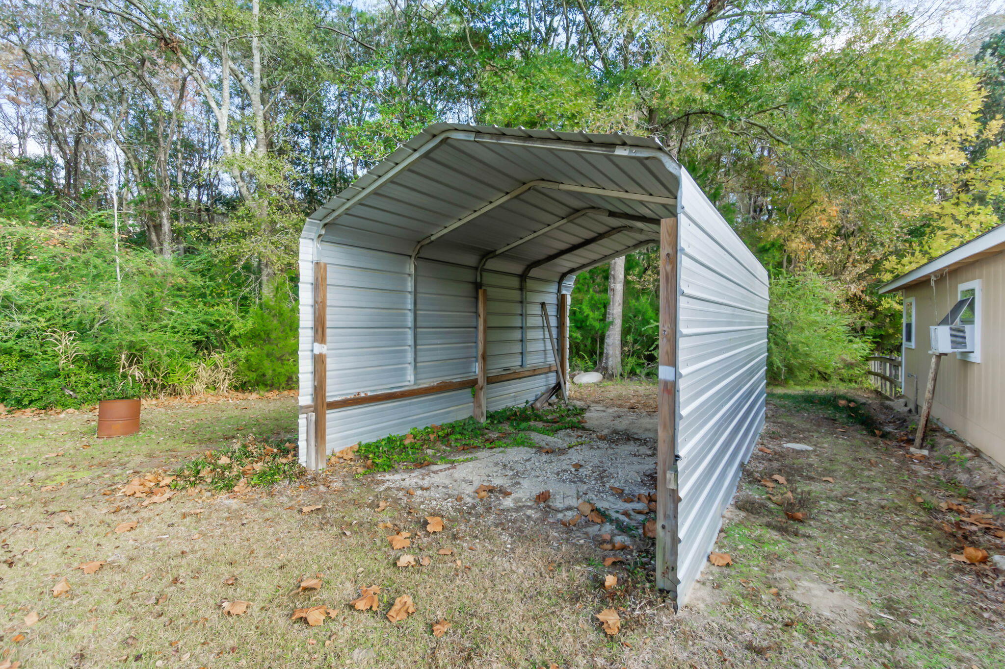 NO RECORDED SUBDIVISION - Residential