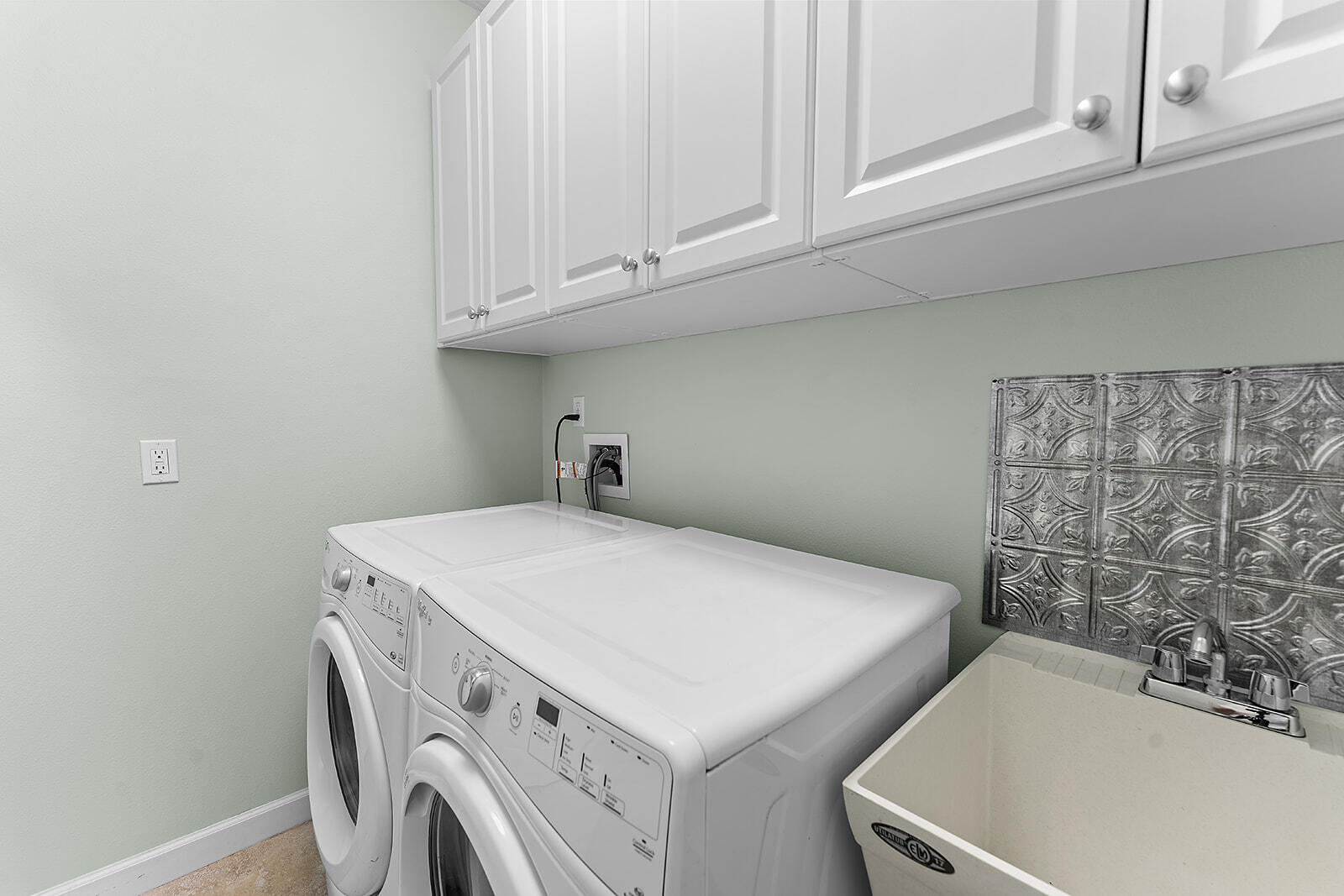 LAKE LORRAINE ESTATES - Residential