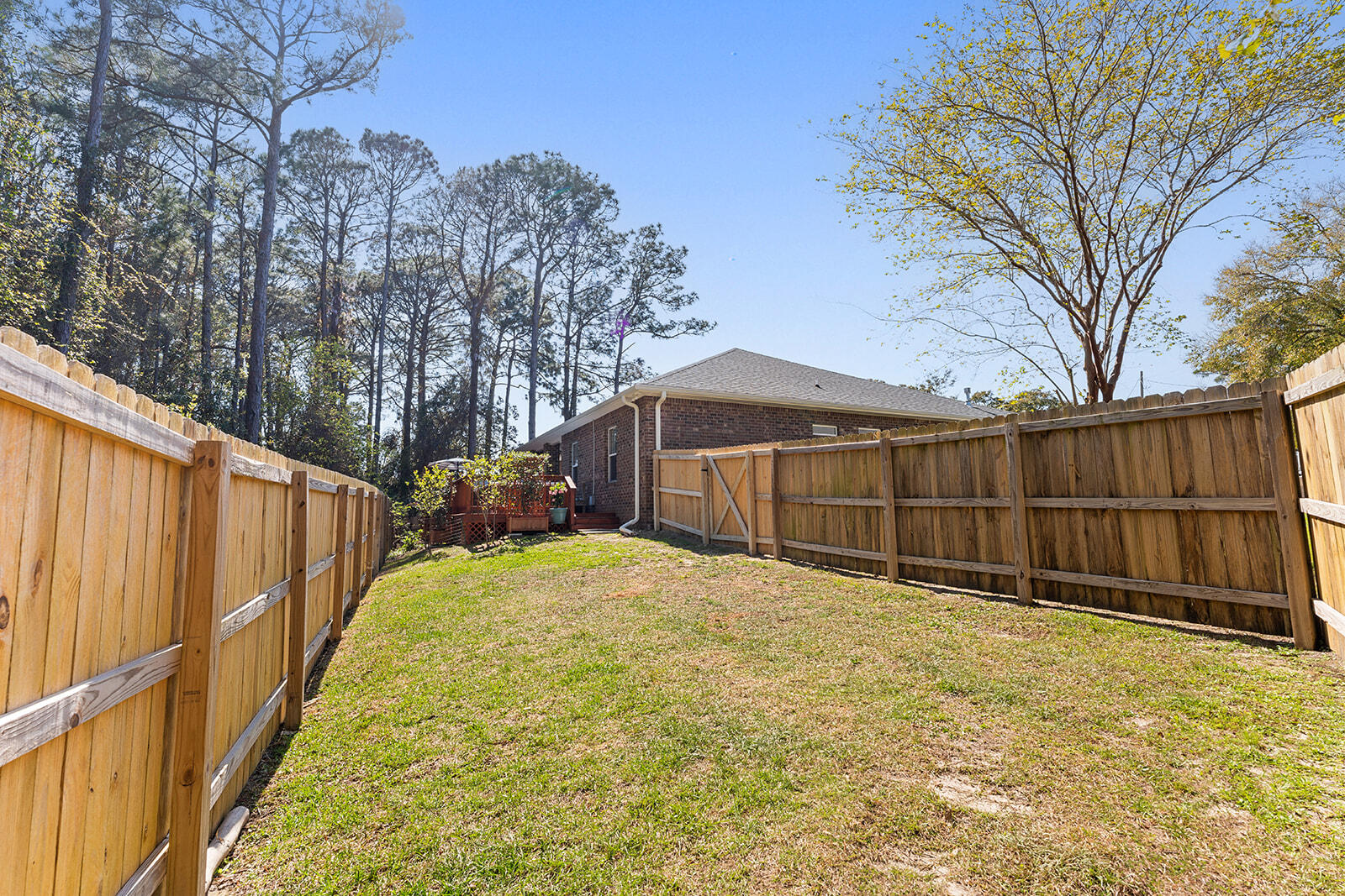 LAKE LORRAINE ESTATES - Residential