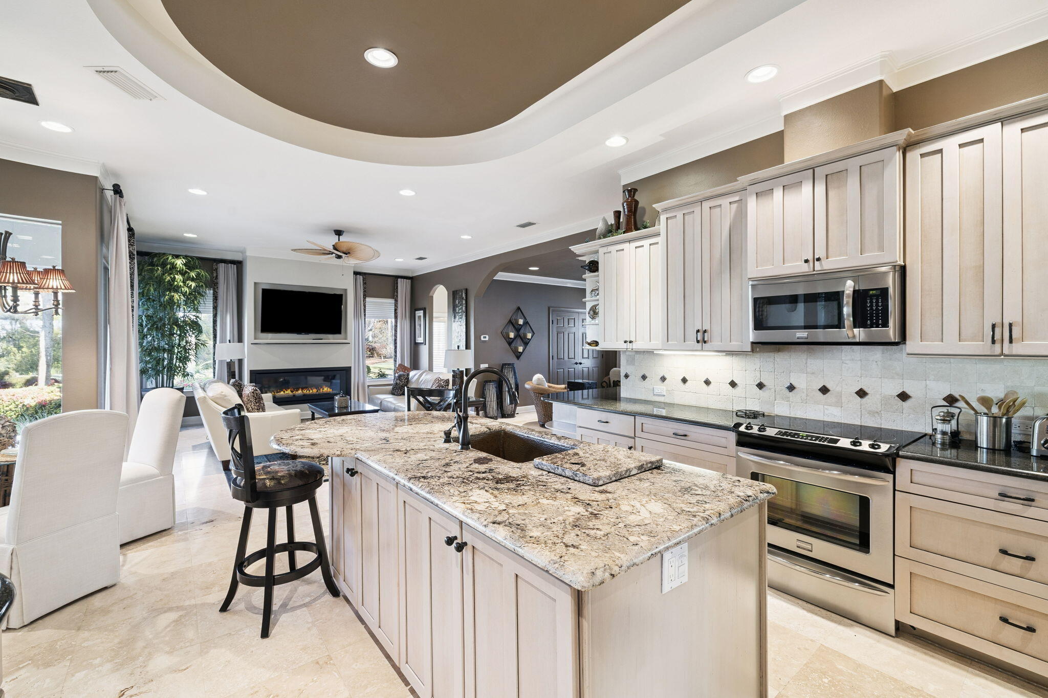 BAYTOWNE AVE EAST - Residential