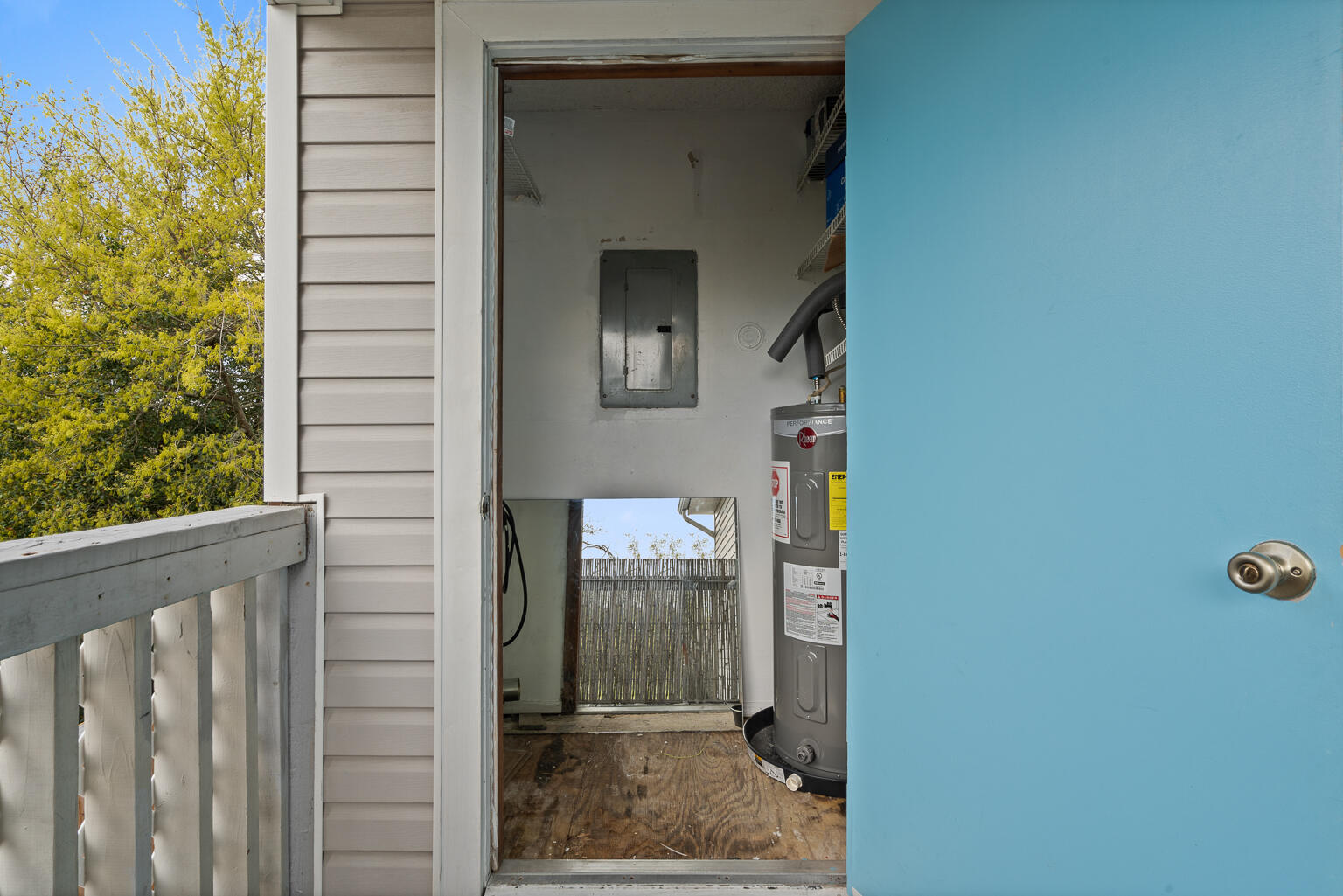 COUNTRY CLUB VILLAS - Residential