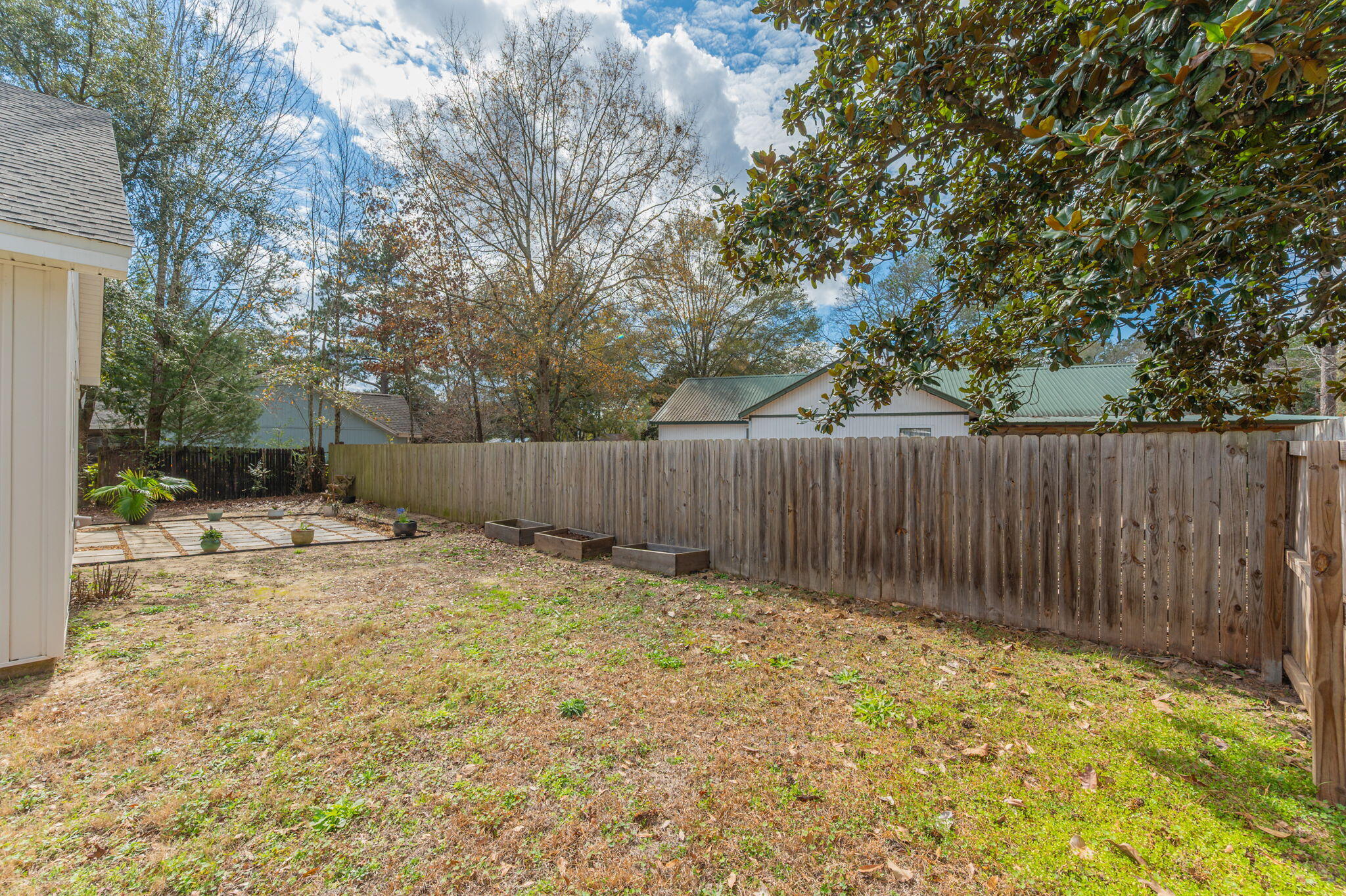 QUIET OAKS - Residential
